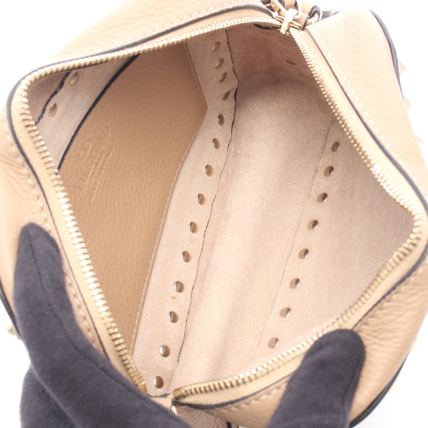 ロックスタッズ カメラバッグ ショルダーバッグ レザー ベージュ ヴァレンティノ バッグ VALENTINO
