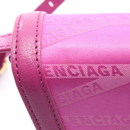 MONOGRAM SHIFT WALLET ON STRAP ショルダーウォレット キャンバス レザー ピンク バレンシアガ