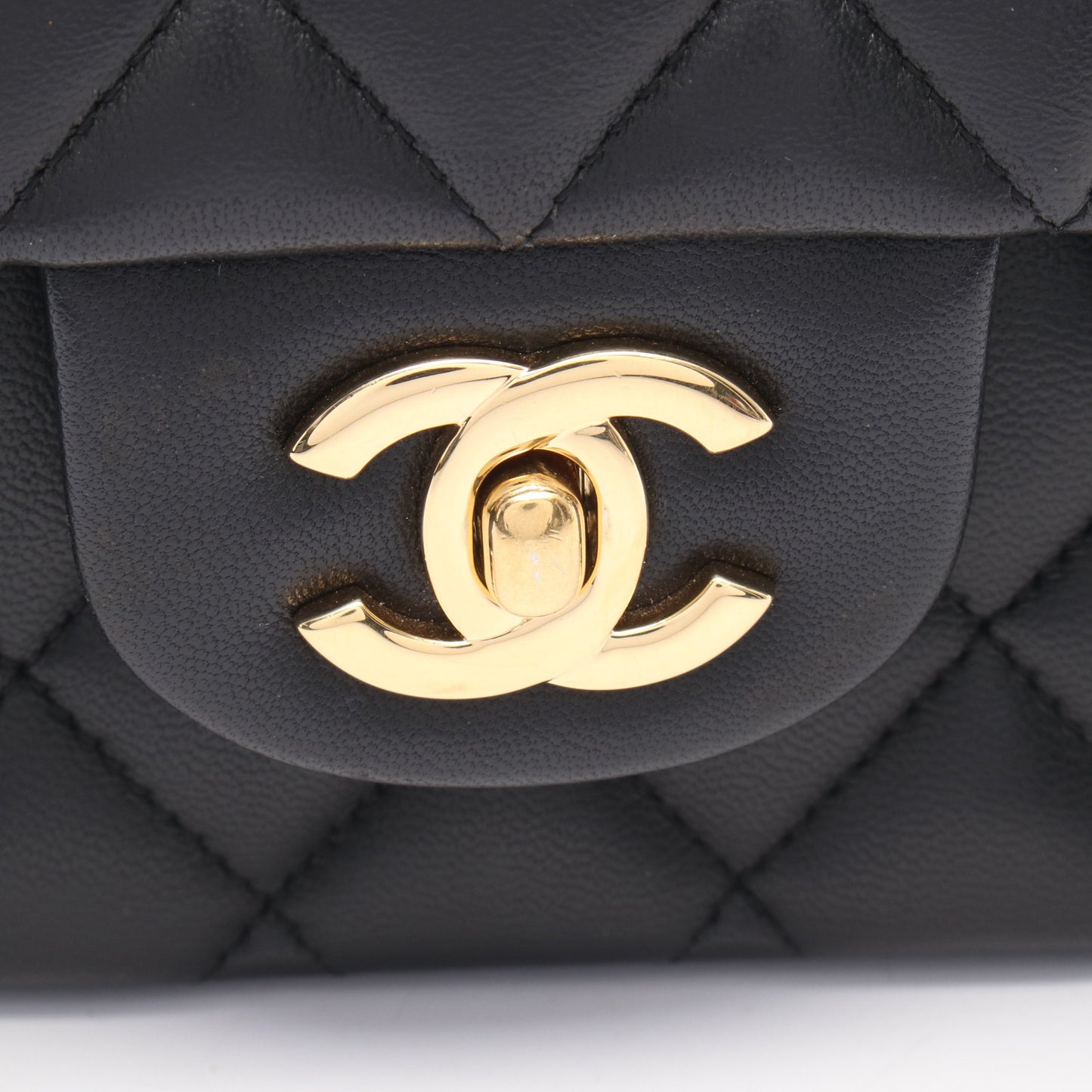マトラッセ Wフラップ Wチェーンショルダーバッグ ラムスキン ブラック ゴールド金具 シャネル バッグ CHANEL