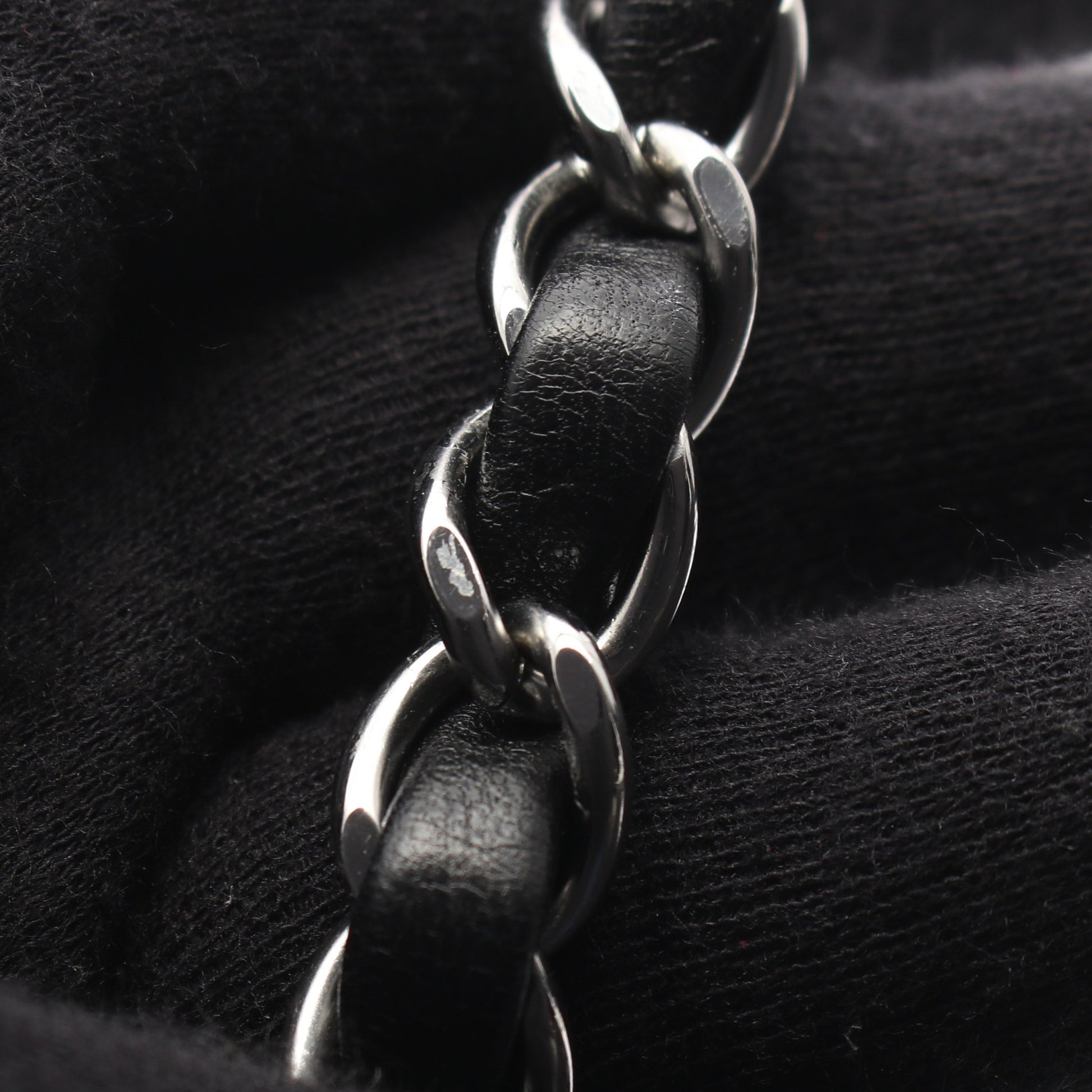マトラッセ Wフラップ Wチェーンショルダーバッグ ラムスキン ブラック シルバー金具 シャネル バッグ CHANEL