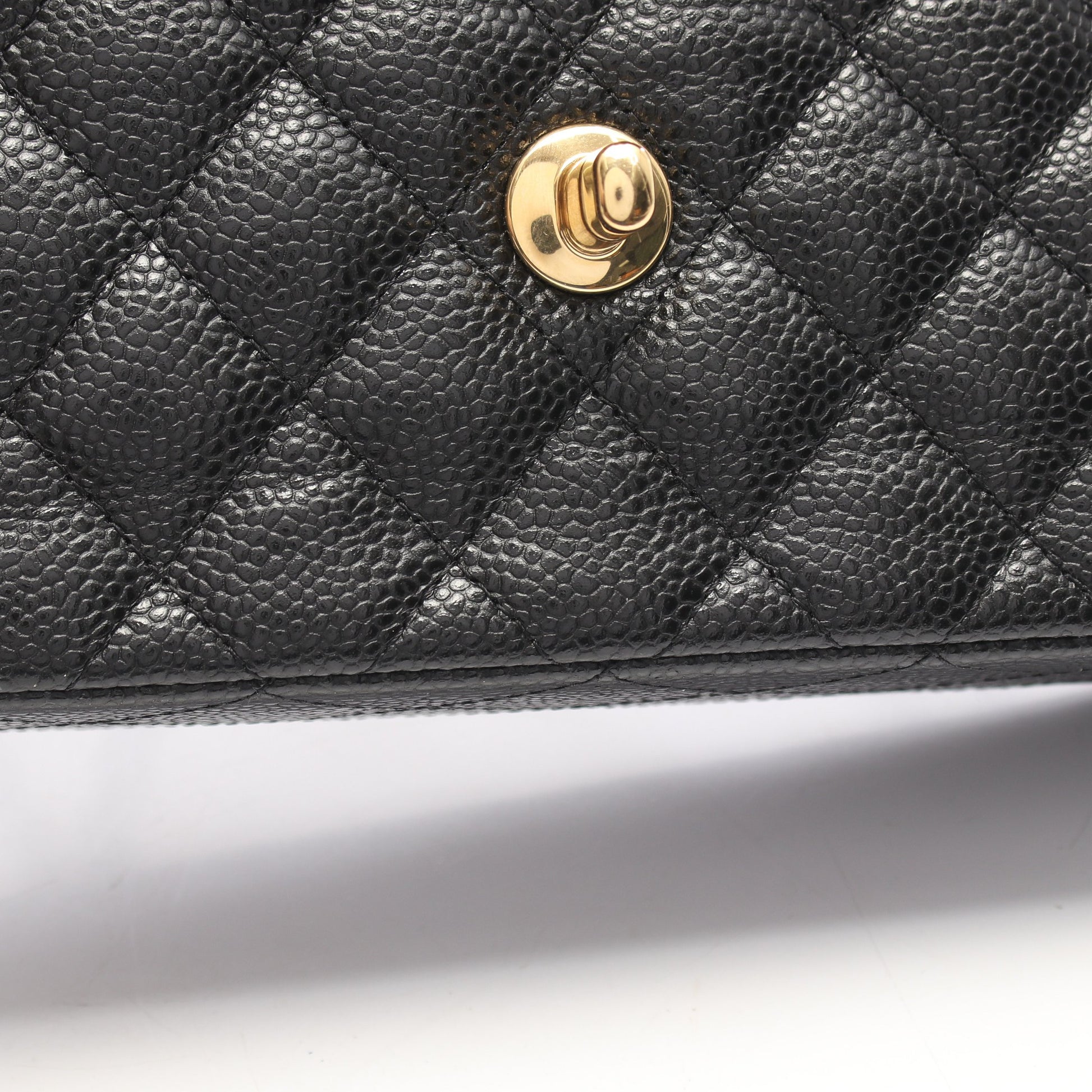 マトラッセ Wフラップ Wチェーンショルダーバッグ キャビアスキン ブラック ゴールド金具 シャネル バッグ CHANEL
