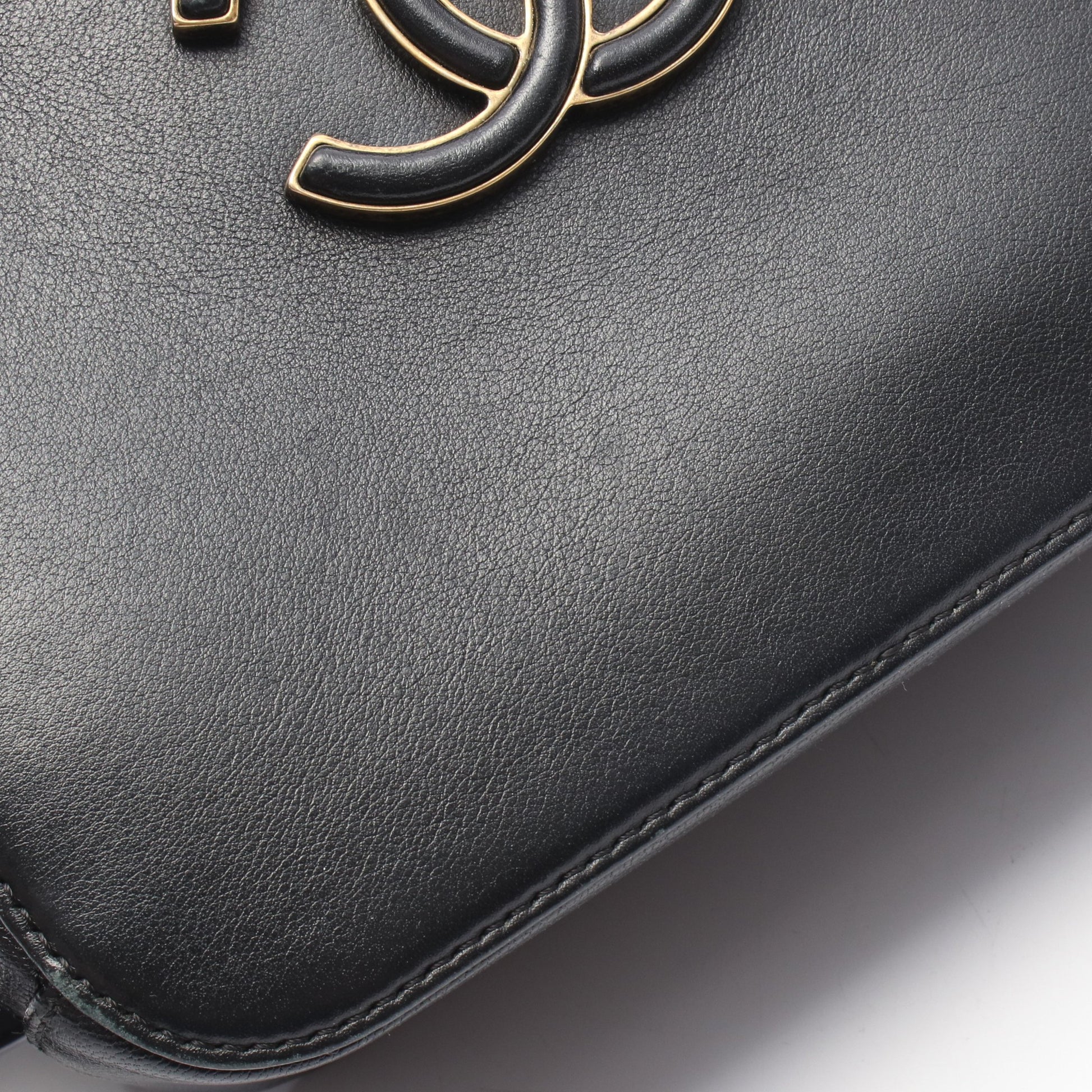 マトラッセ トップハンドル 2WAY チェーンショルダーバッグ レザー ブラック ゴールド金具 シャネル バッグ CHANEL