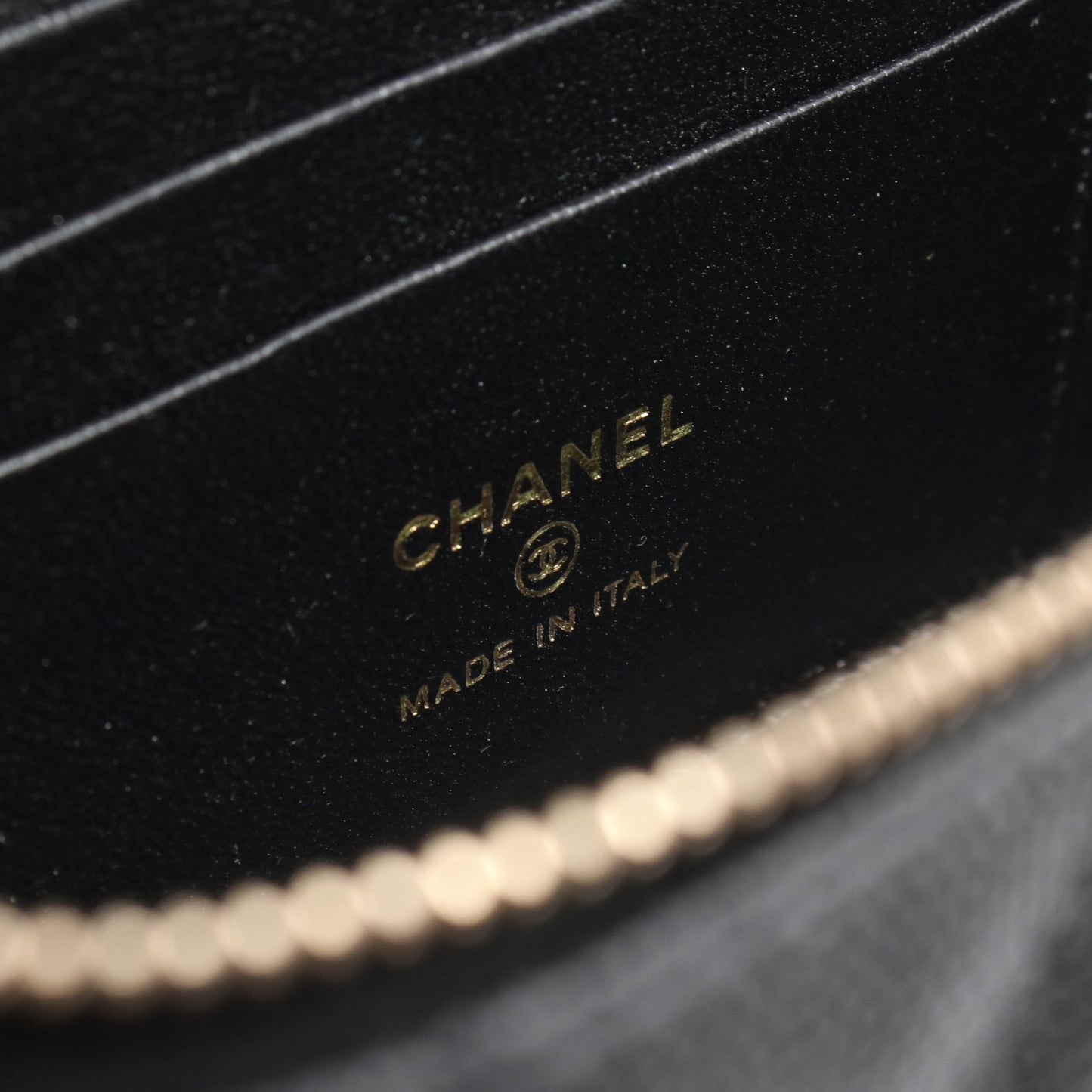 マトラッセ バニティ チェーンショルダーバッグ キャビアスキン ブラック ゴールド金具 シャネル バッグ CHANEL
