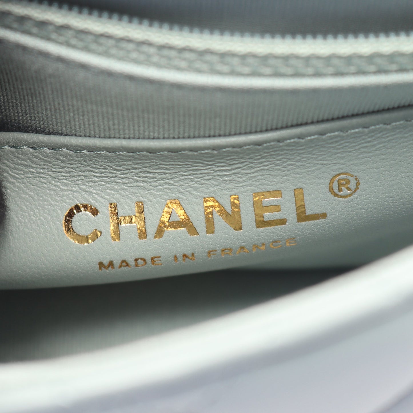 ミニマトラッセ チェーンショルダーバッグ ラムスキン グレーグリーン ゴールド金具 シャネル バッグ CHANEL