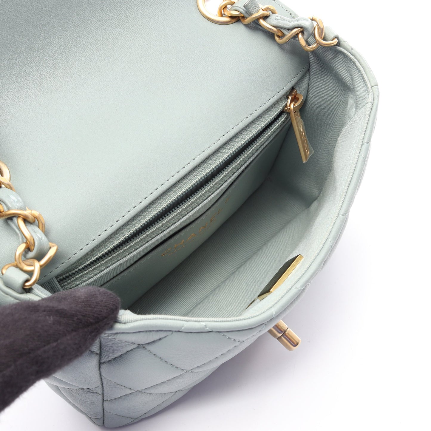 ミニマトラッセ チェーンショルダーバッグ ラムスキン グレーグリーン ゴールド金具 シャネル バッグ CHANEL