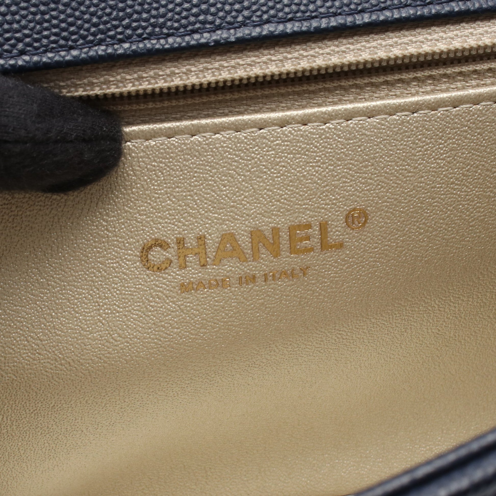 ココマーク チェーンショルダーバッグ キャビアスキン ネイビー ゴールド金具 シャネル バッグ CHANEL
