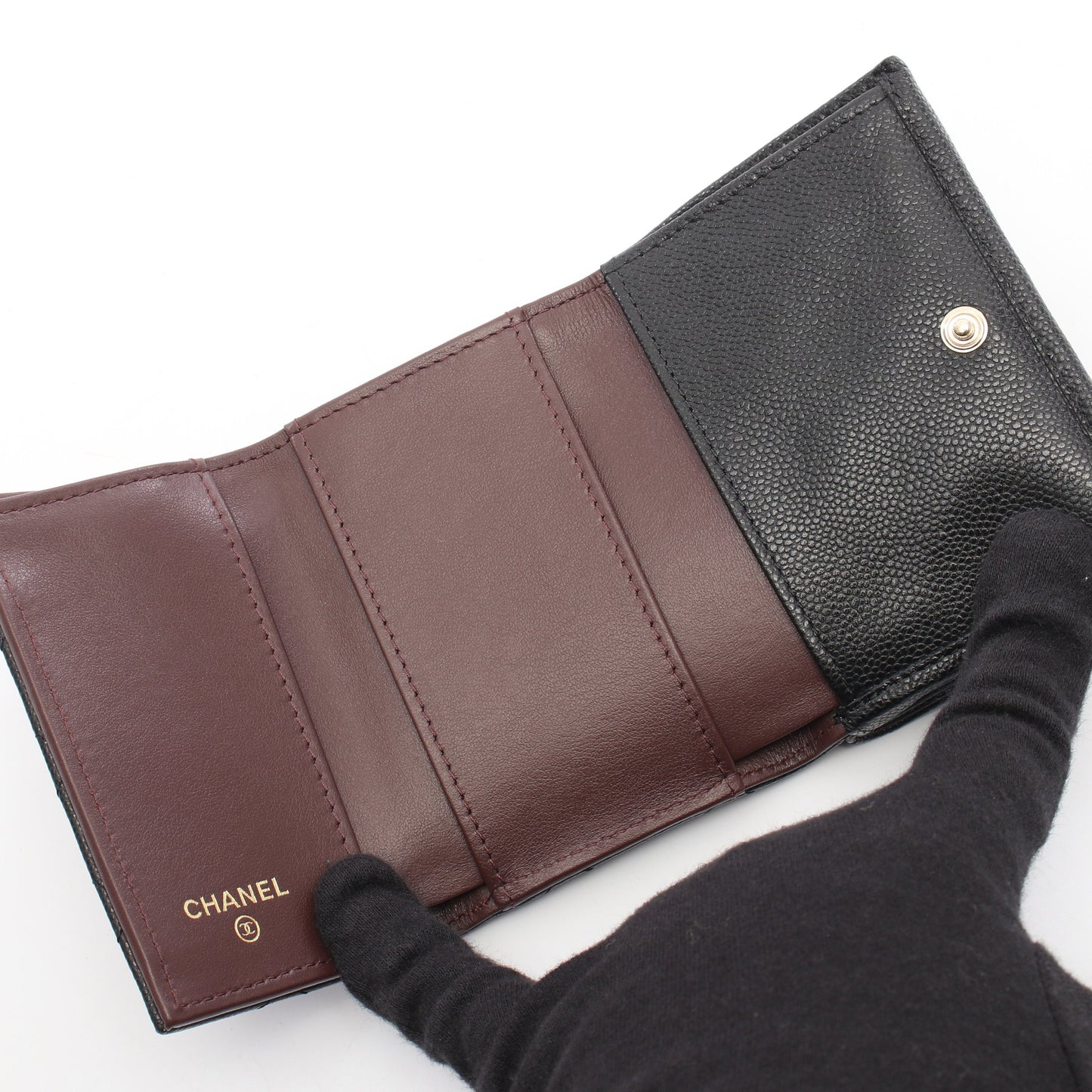 クラシック スモール フラップ ウォレット マトラッセ 三つ折り財布 キャビアスキン ブラック ゴールド金具 シャネル 財布・小物 CHANEL