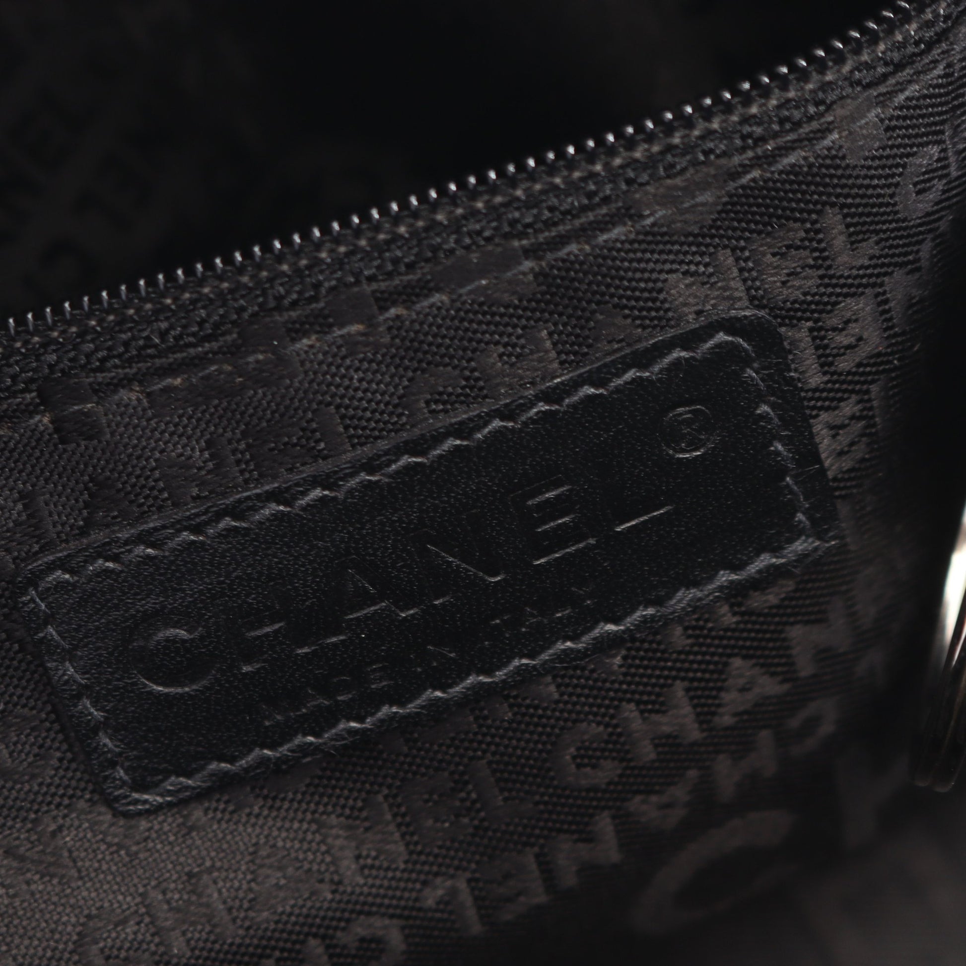 チョコバー ショルダーバッグ キャビアスキン ブラック シルバー金具 シャネル バッグ CHANEL