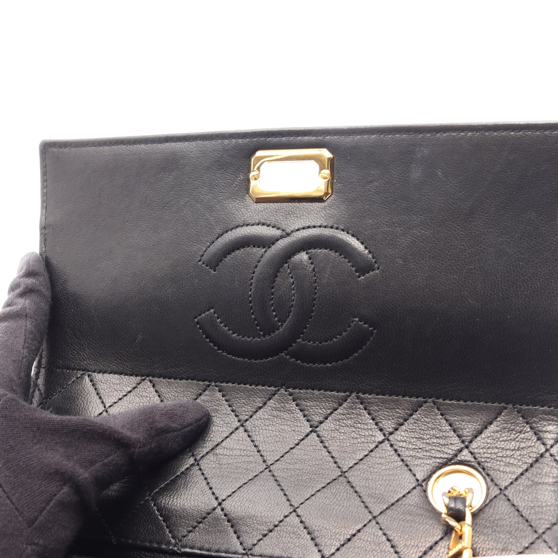 マトラッセ チェーンショルダーバッグ ラムスキン ブラック ホワイト ゴールド金具 シャネル バッグ CHANEL