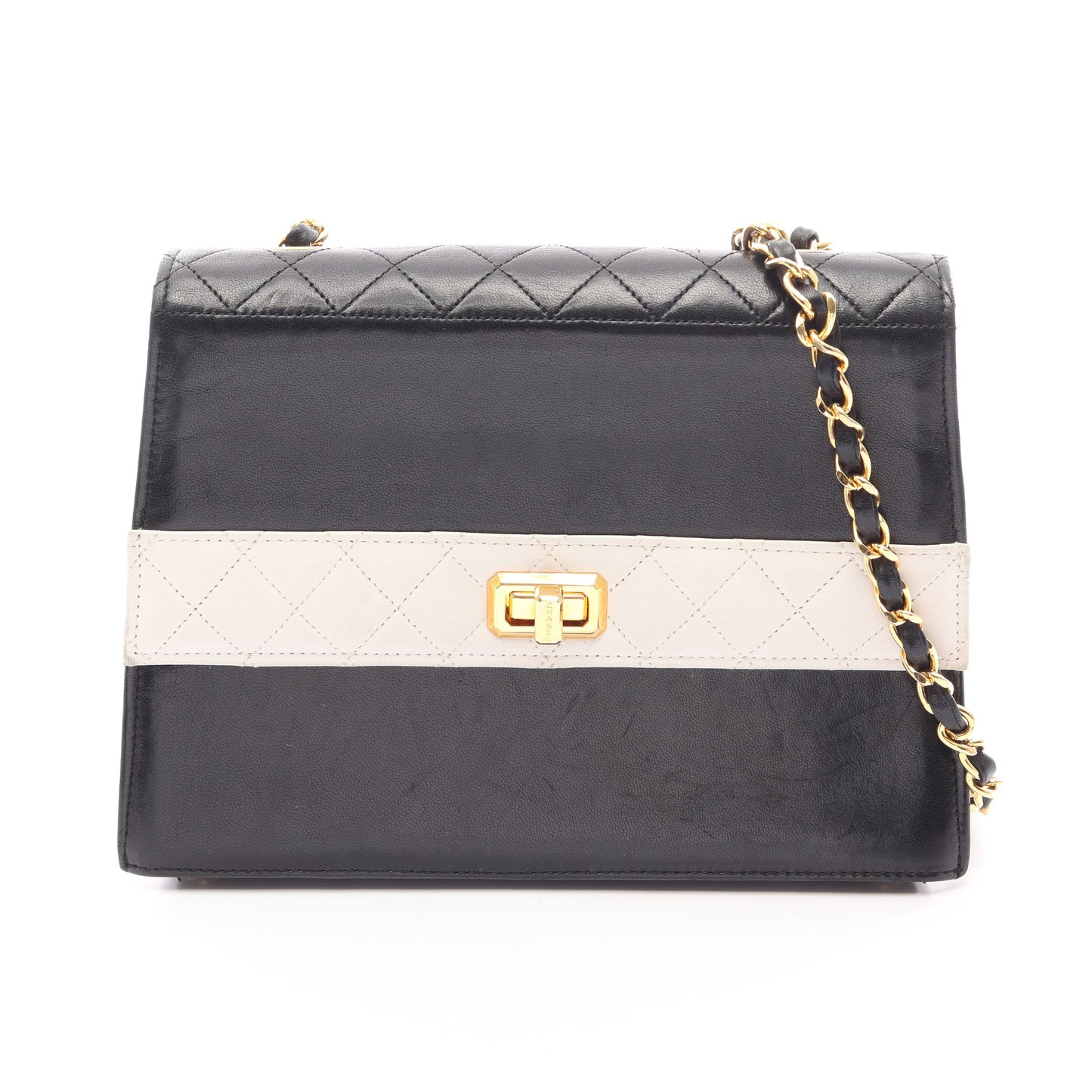 マトラッセ チェーンショルダーバッグ ラムスキン ブラック ホワイト ゴールド金具 シャネル バッグ CHANEL