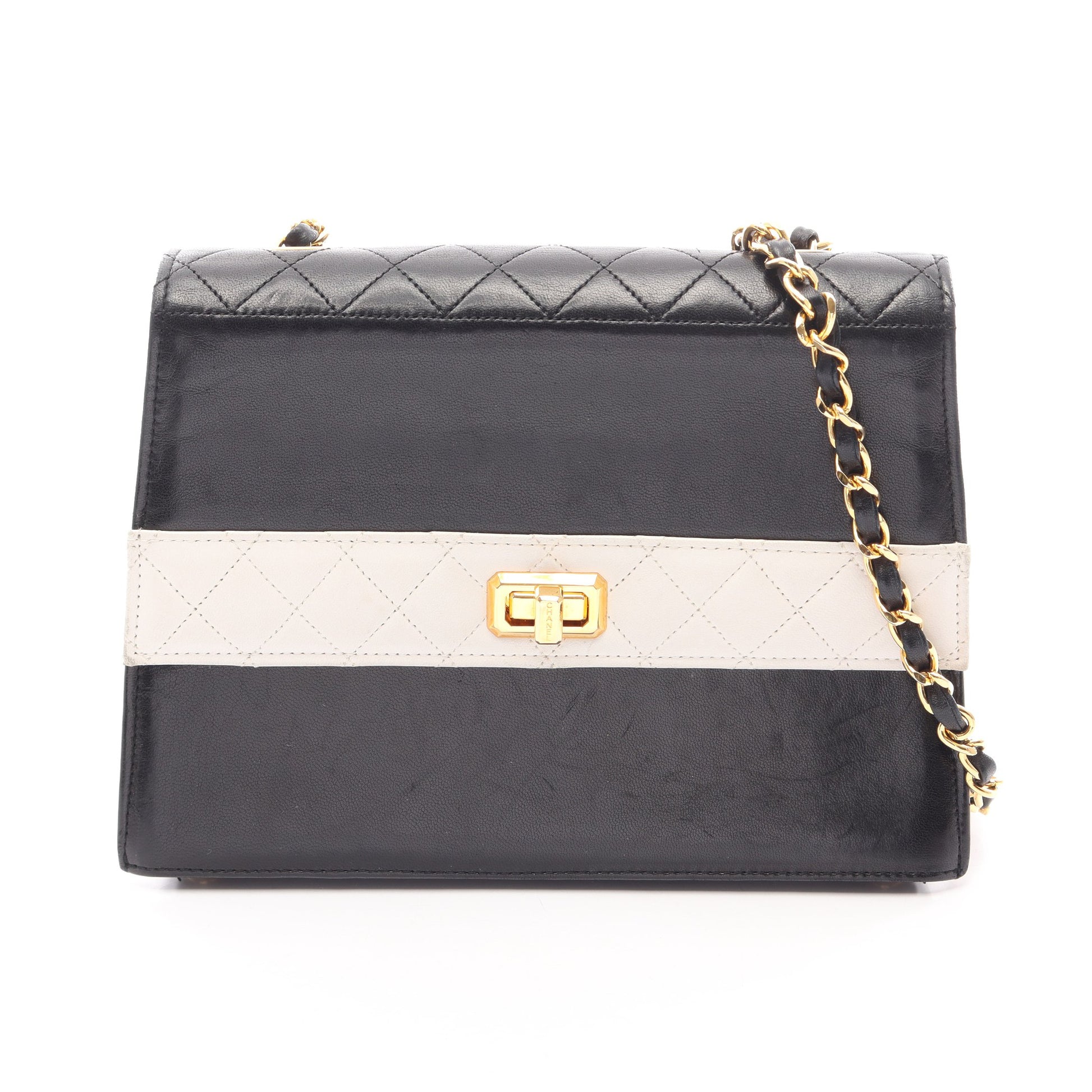 マトラッセ チェーンショルダーバッグ ラムスキン ブラック ホワイト ゴールド金具 シャネル バッグ CHANEL