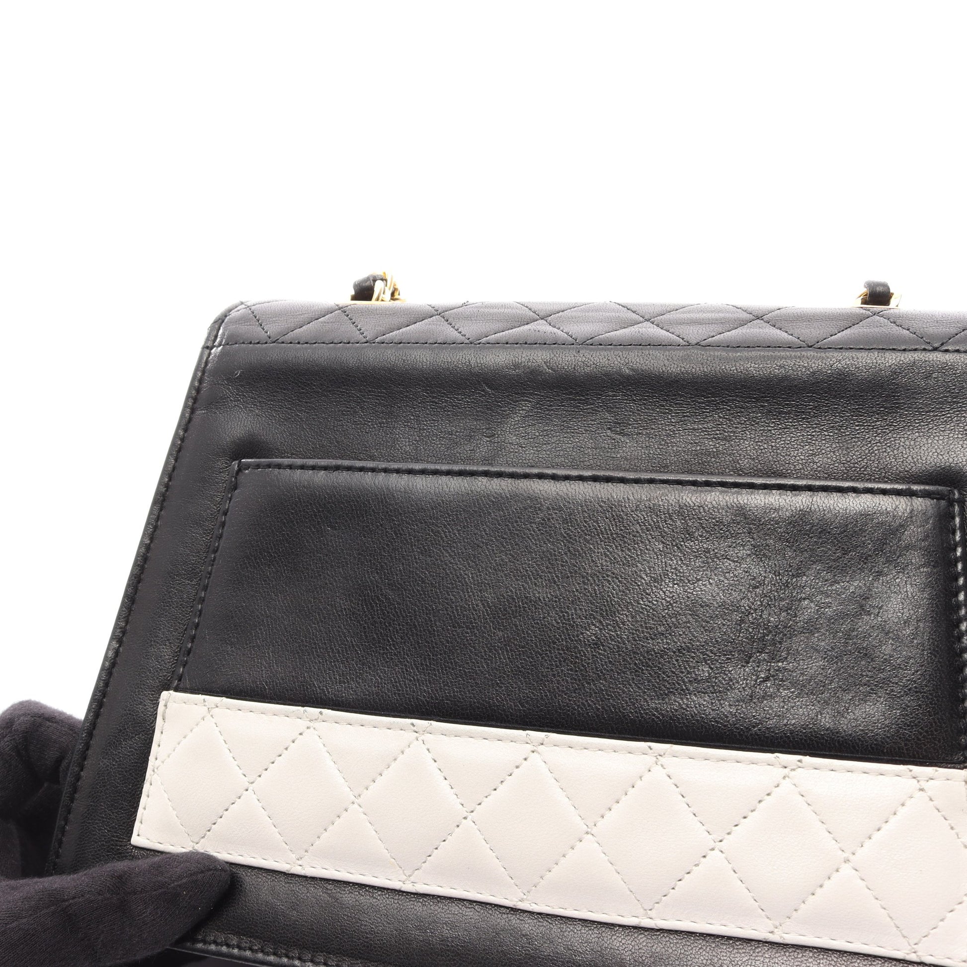 マトラッセ チェーンショルダーバッグ ラムスキン ブラック ホワイト ゴールド金具 シャネル バッグ CHANEL