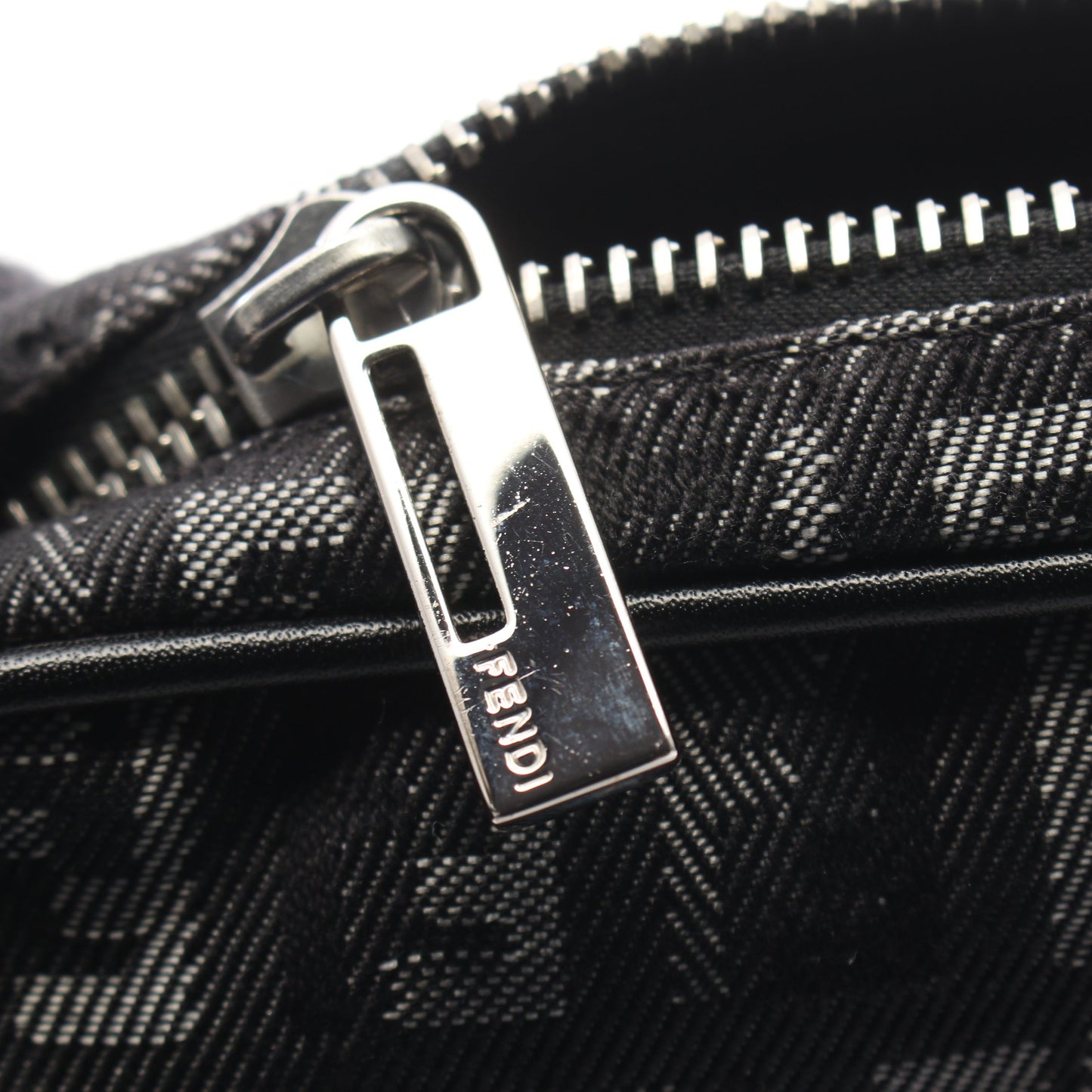 ズッキーノ ショルダーバッグ キャンバス レザー ブラック グレー フェンディ バッグ FENDI