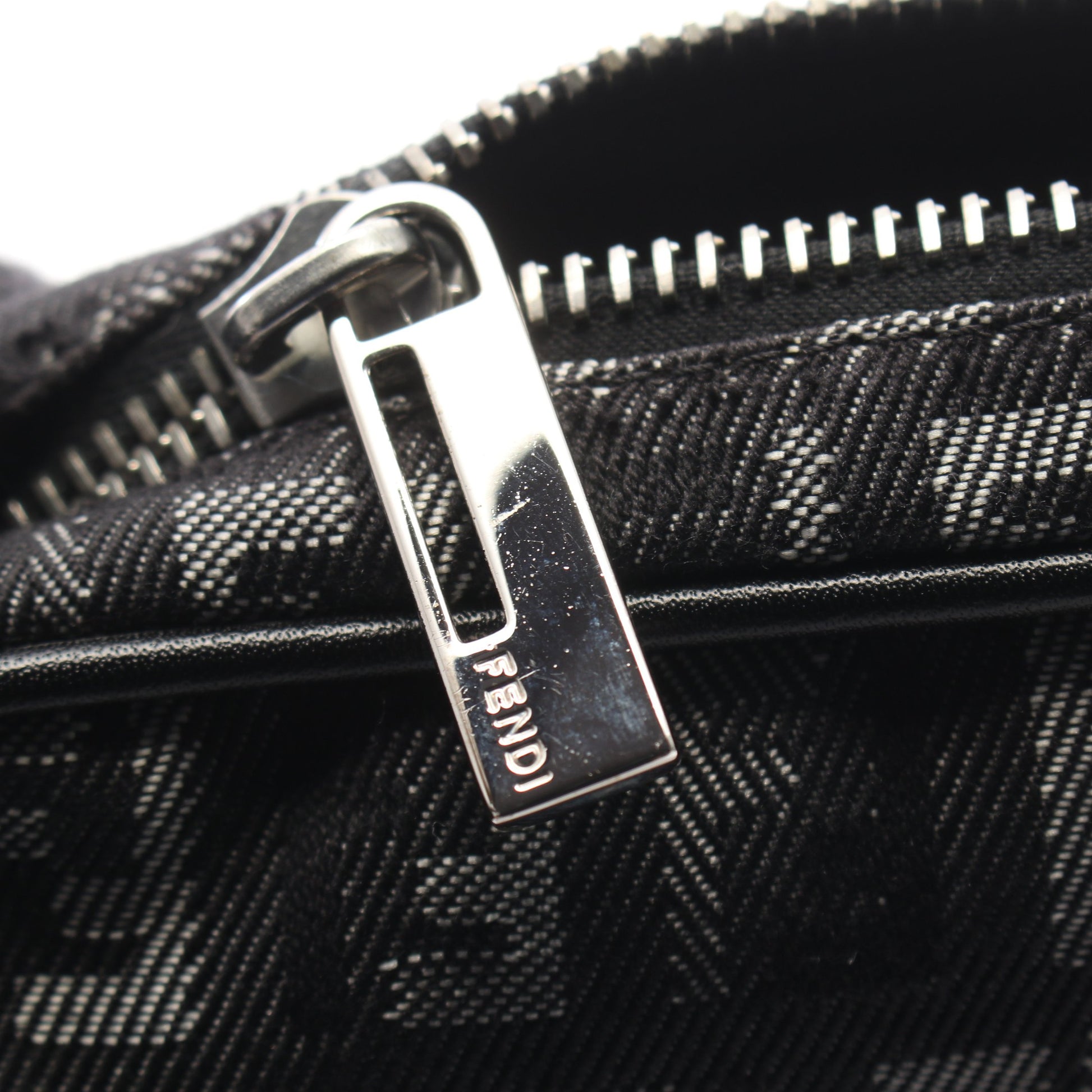 ズッキーノ ショルダーバッグ キャンバス レザー ブラック グレー フェンディ バッグ FENDI