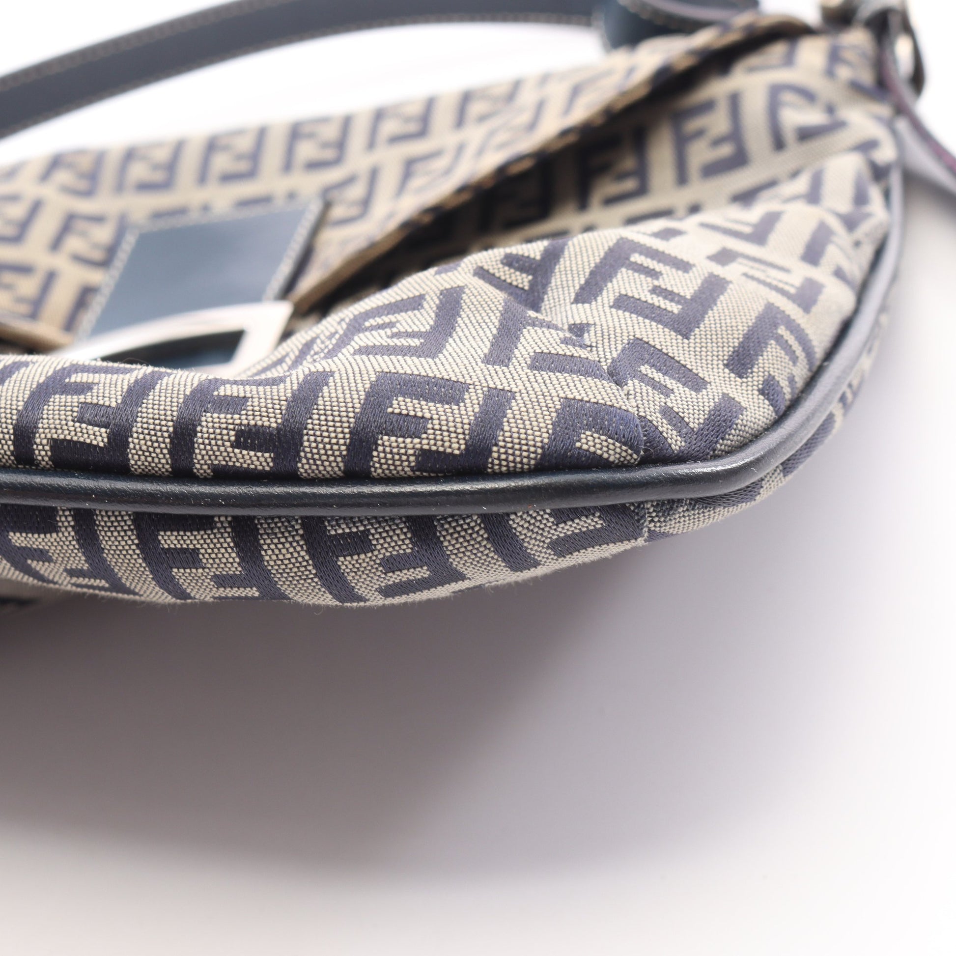 マンマバケット ズッキーノ ショルダーバッグ キャンバス レザー グレー ネイビー フェンディ バッグ FENDI
