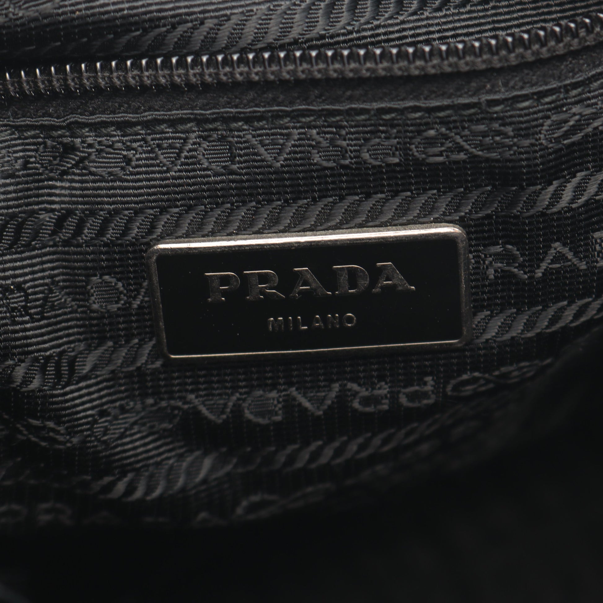 トライアングルロゴ ショルダーバッグ ナイロン サフィアーノレザー ブラック プラダ バッグ PRADA