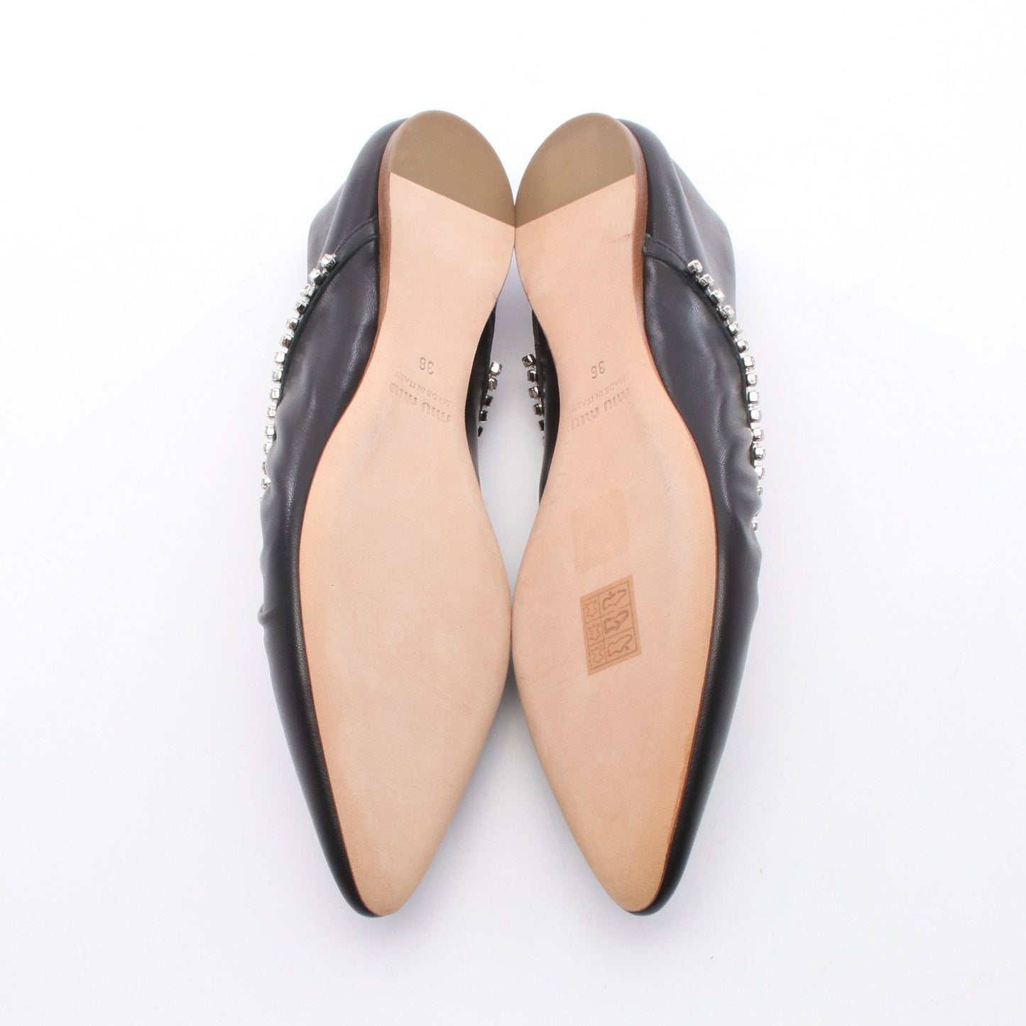ラインストーン ポインテッドトゥ フラットシューズ レザー ブラック ミュウミュウ シューズ miu miu