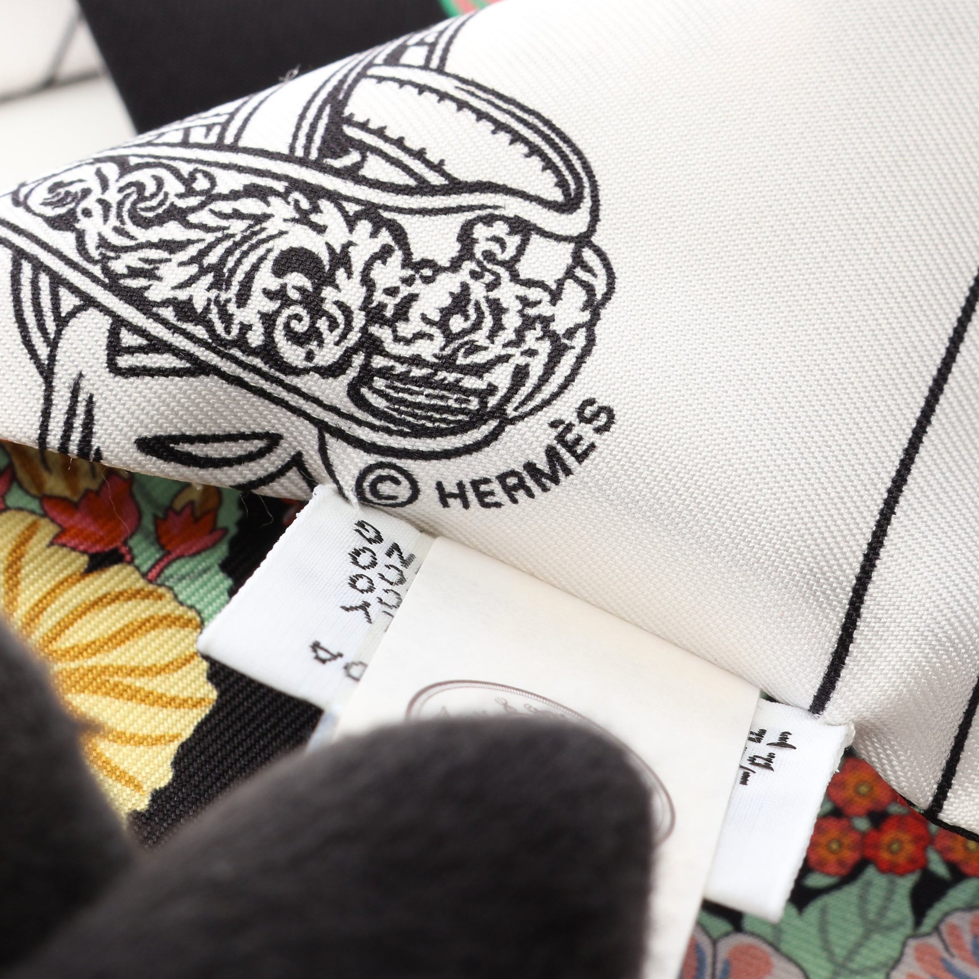 ツイリー Brides de Gala en Fleurs アイライナー リボン スカーフ シルク ブラック ホワイト マルチカラー エルメス 財布・小物 HERMES