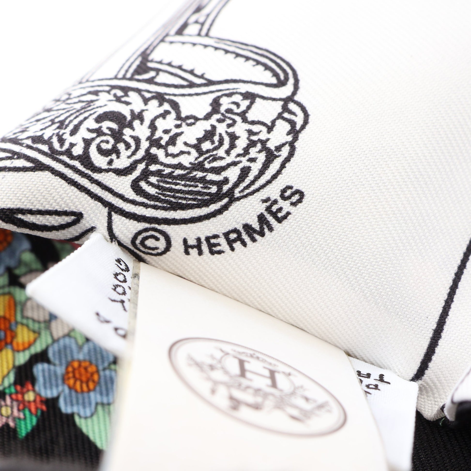 ツイリー Brides de Gala en Fleurs アイライナー リボン スカーフ シルク ブラック ホワイト マルチカラー エルメス 財布・小物 HERMES