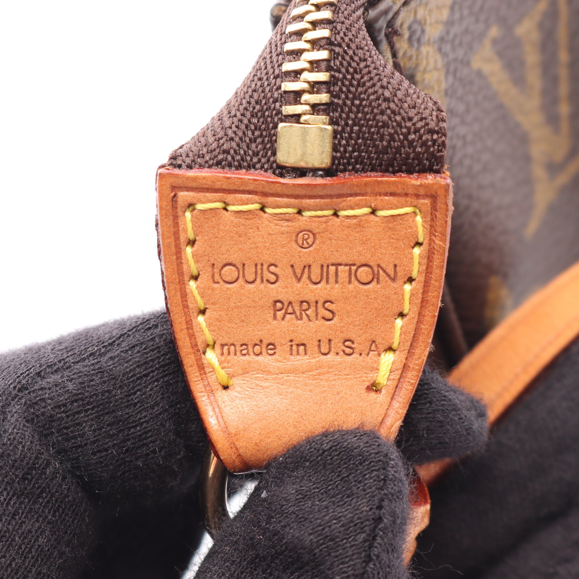 ポシェットアクセソワール モノグラム ハンドバッグ PVC レザー ブラウン ルイヴィトン バッグ LOUIS VUITTON