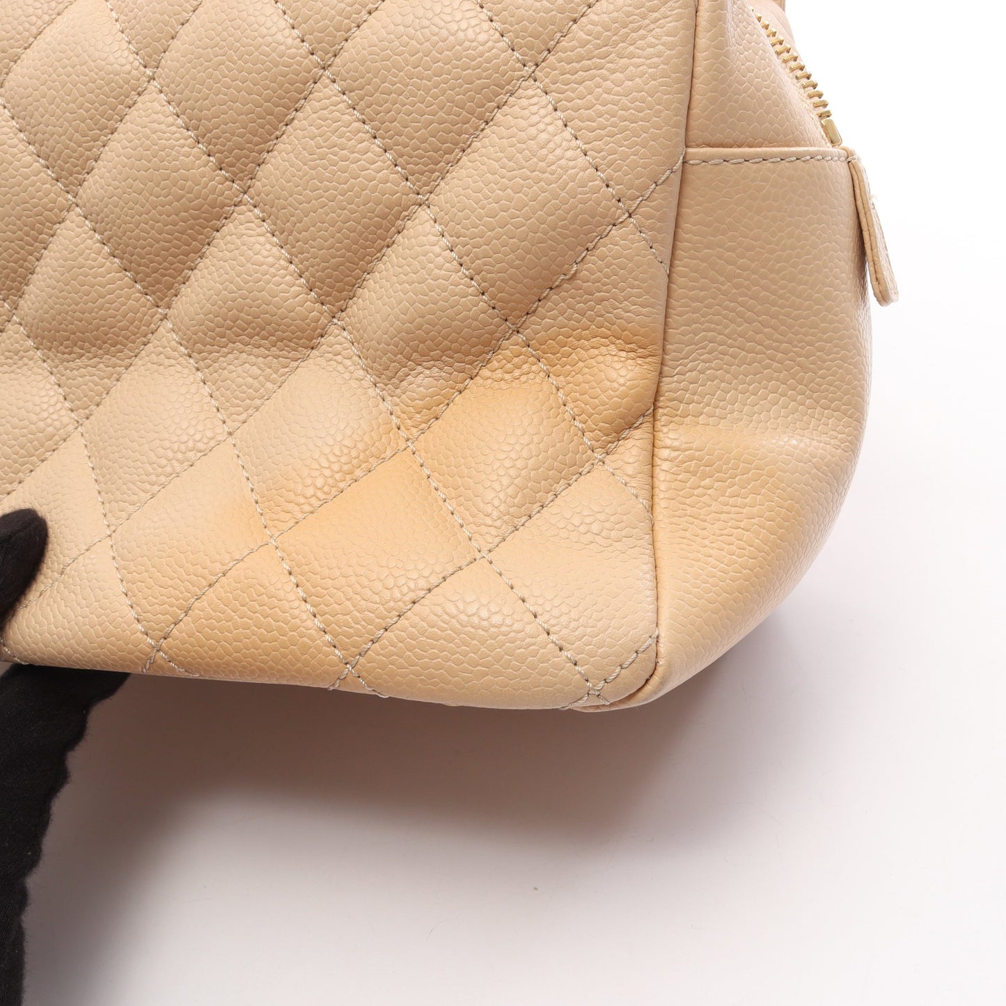マトラッセ チェーンショルダーバッグ キャビアスキン ベージュ ゴールド金具 シャネル バッグ CHANEL