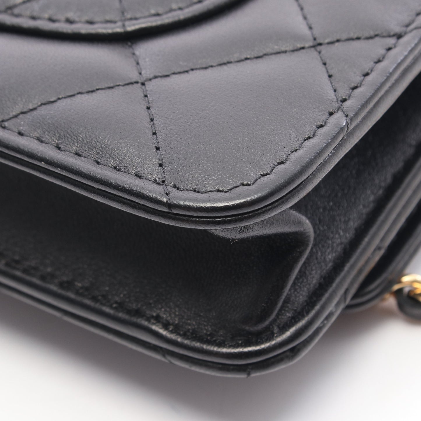 マトラッセ チェーンウォレット ラムスキン ブラック ゴールド金具 シャネル
