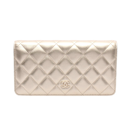 マトラッセ 二つ折り長財布 ラムスキン ゴールド ゴールド金具 シャネル