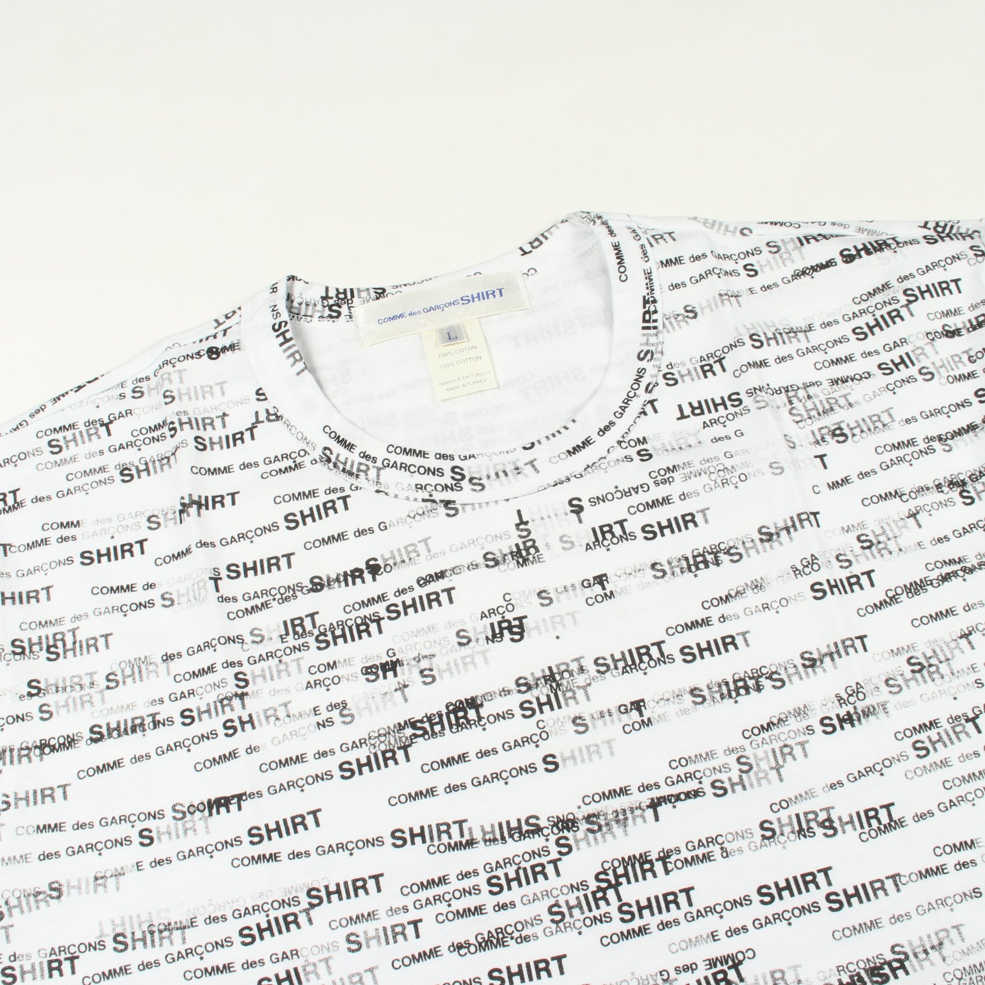 ロゴ総柄 半袖Tシャツ コットン ホワイト ブラック コムデギャルソンシャツ トップス COMME des GARCONS SHIRT