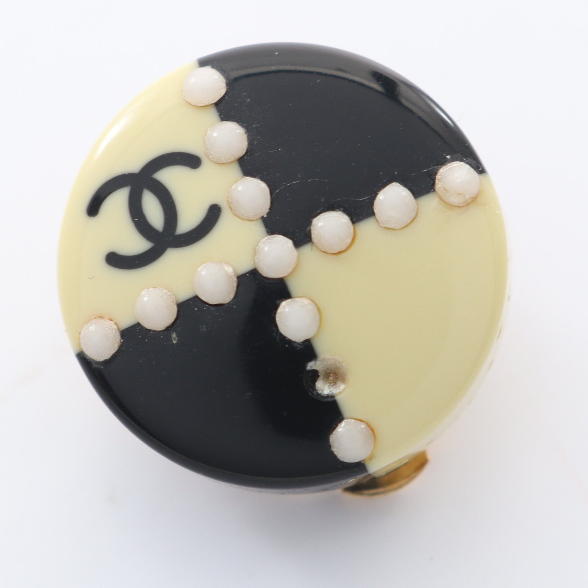 ココマーク イヤリング GP ホワイト ブラック ゴールド シャネル アクセサリー CHANEL