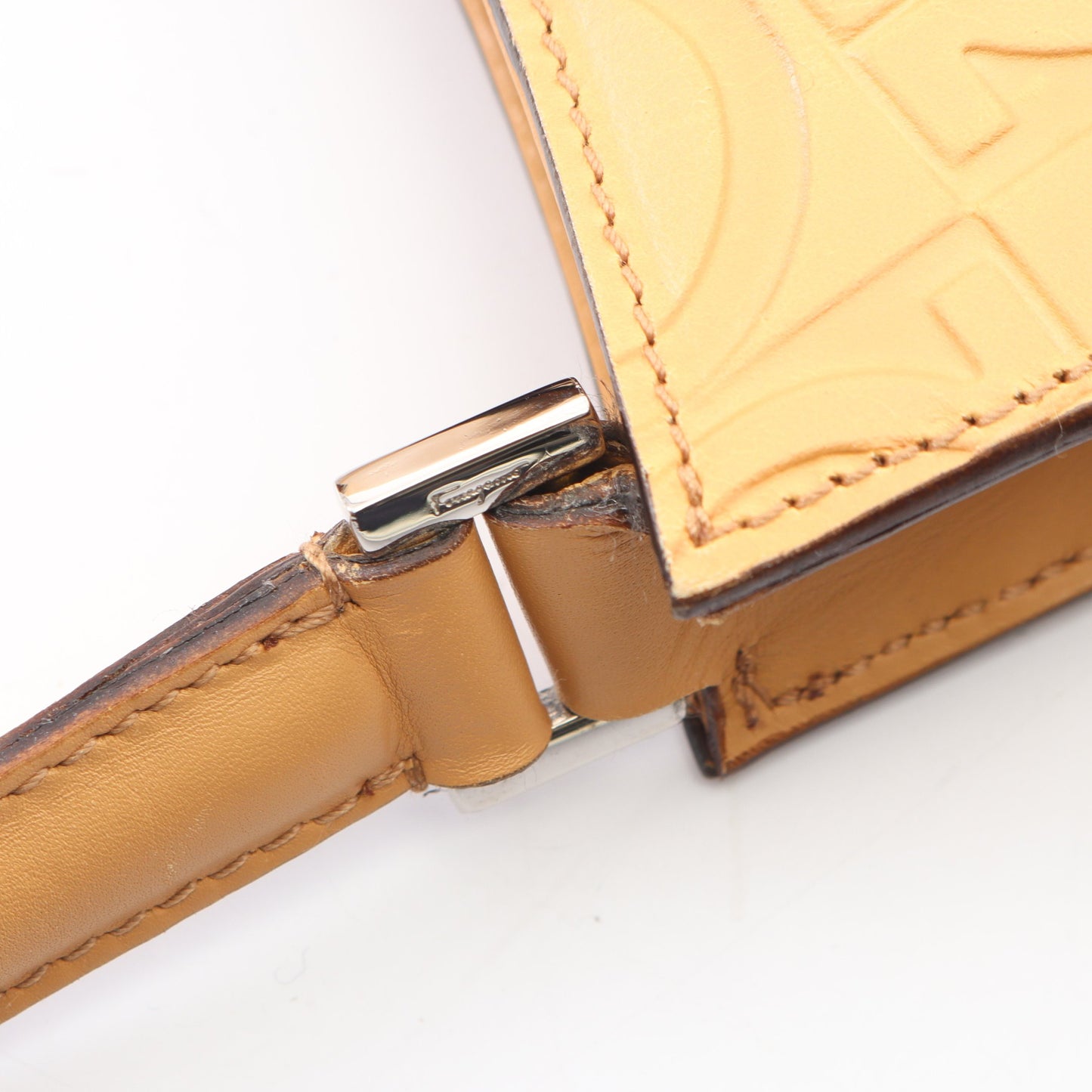 ガンチーニ エンボス ワンショルダーバッグ レザー ライトベージュ サルヴァトーレフェラガモ バッグ Salvatore Ferragamo