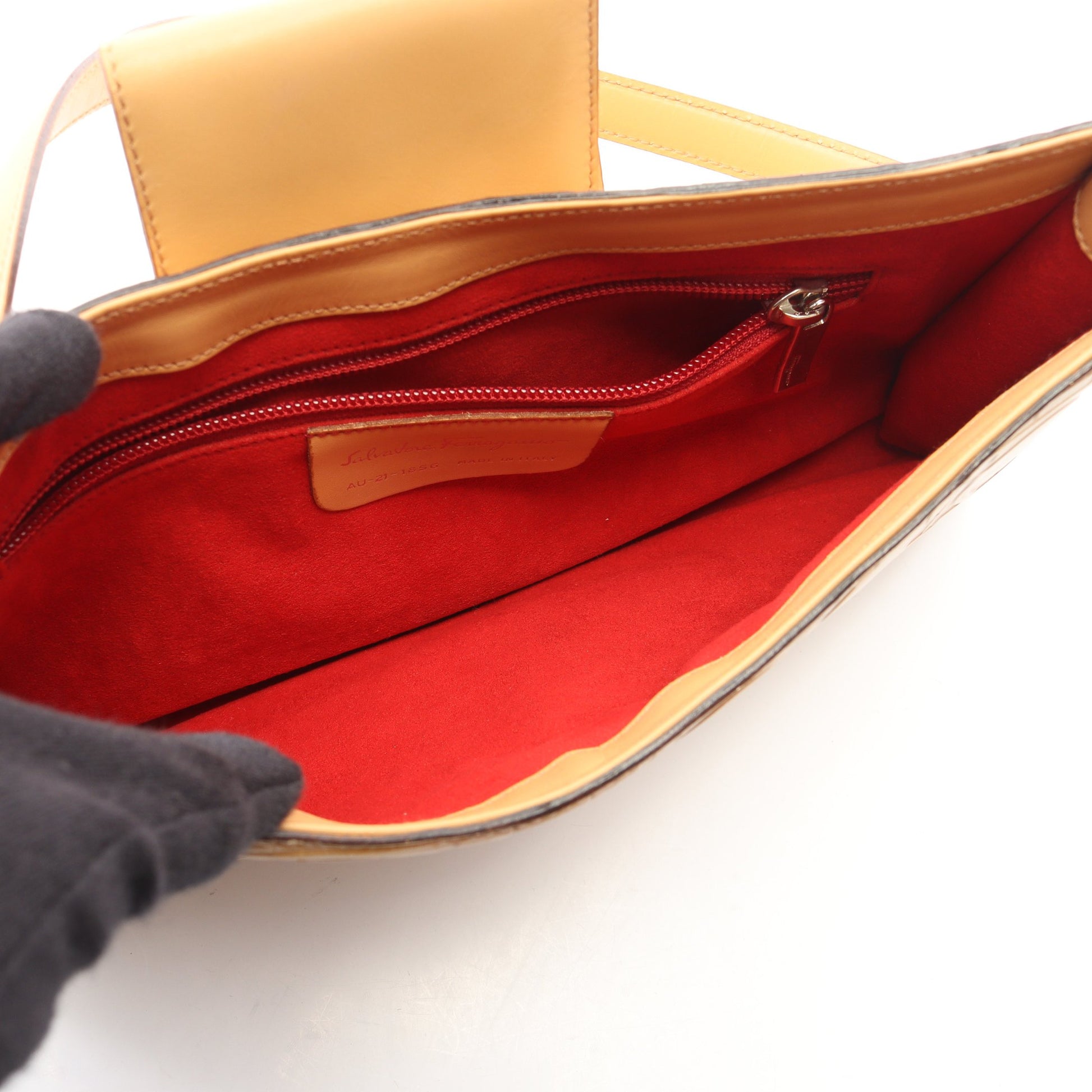 ガンチーニ エンボス ワンショルダーバッグ レザー ライトベージュ サルヴァトーレフェラガモ バッグ Salvatore Ferragamo