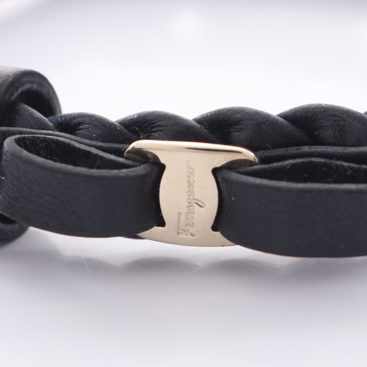 ヴァラリボン ブレスレット レザー ブラック ゴールド サルヴァトーレフェラガモ アクセサリー Salvatore Ferragamo