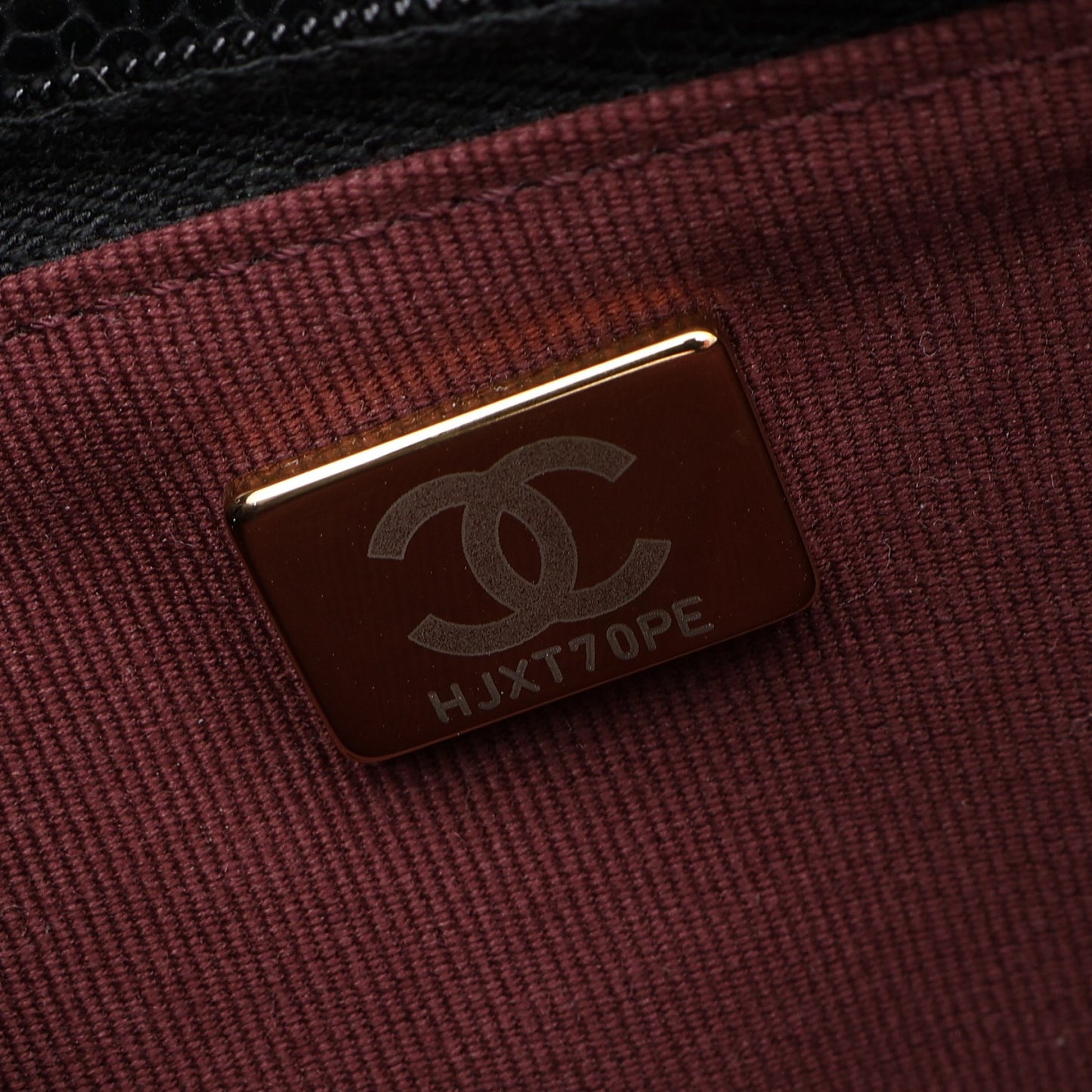 マトラッセ チェーンウォレット キャビアスキン ブラック ゴールド金具 シャネル