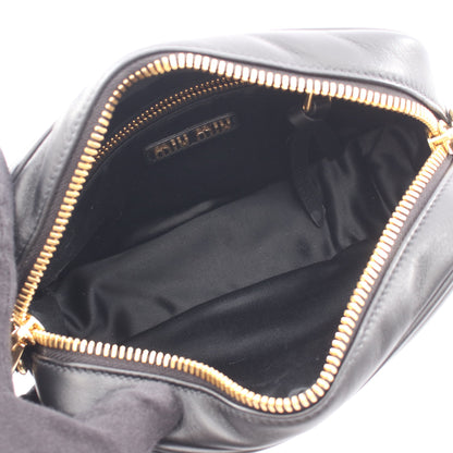 SAFTY PADDED ショルダーバッグ レザー ブラック ミュウミュウ