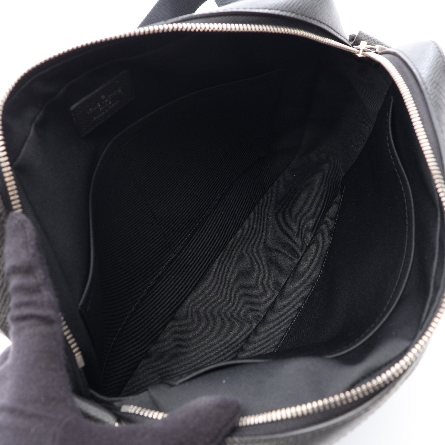 アントン メッセンジャーPM タイガ アルドワーズ ショルダーバッグ レザー ブラック ルイヴィトン バッグ LOUIS VUITTON