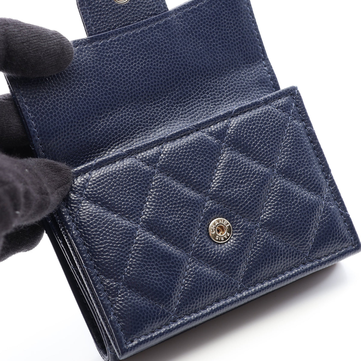 クラシック スモール フラップ ウォレット マトラッセ 三つ折り財布 キャビアスキン ネイビー ゴールド金具 シャネル 財布・小物 CHANEL