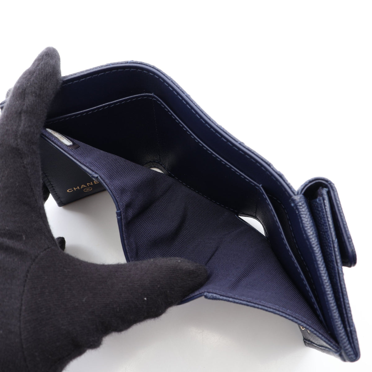 クラシック スモール フラップ ウォレット マトラッセ 三つ折り財布 キャビアスキン ネイビー ゴールド金具 シャネル 財布・小物 CHANEL