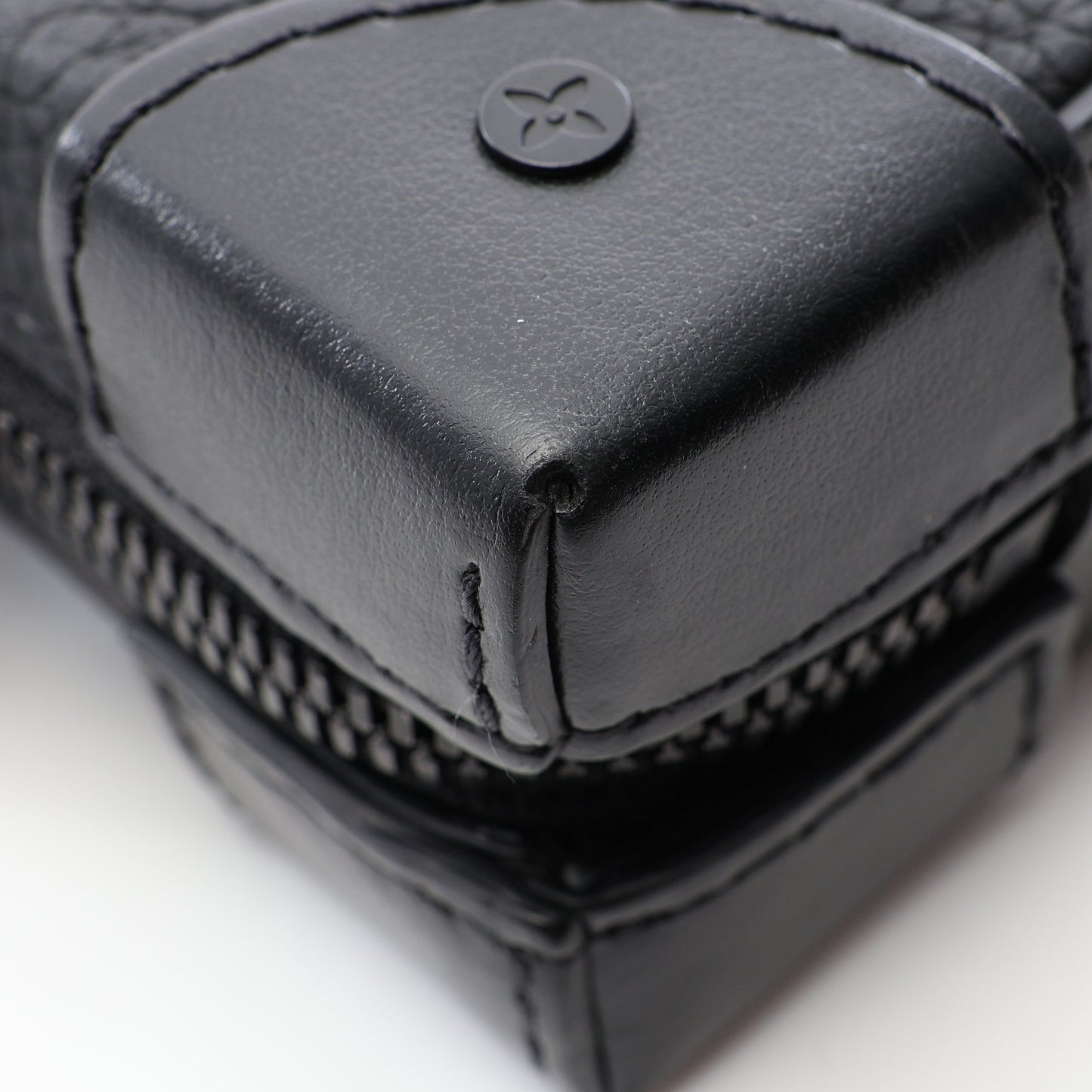 ソフトトランク ウォレット トリヨンモノグラム ショルダーバッグ レザー ブラック ルイヴィトン バッグ LOUIS VUITTON