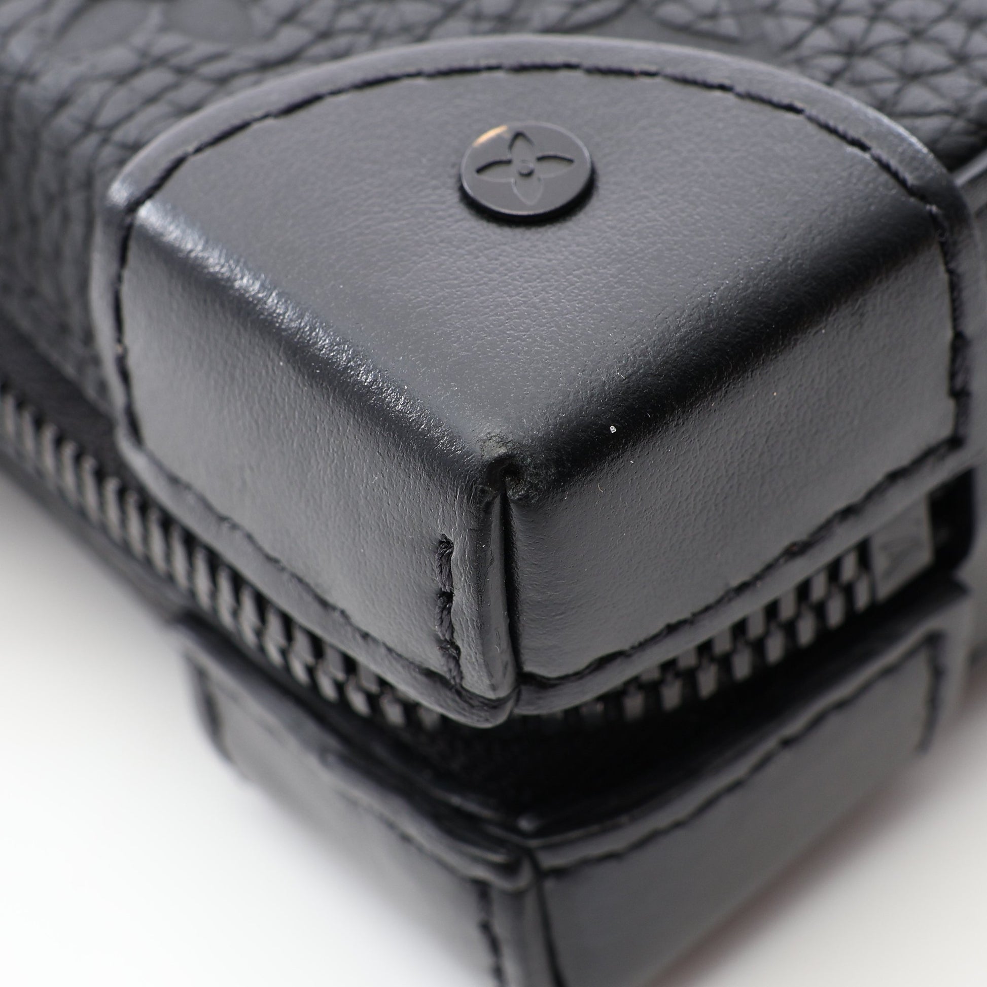 ソフトトランク ウォレット トリヨンモノグラム ショルダーバッグ レザー ブラック ルイヴィトン バッグ LOUIS VUITTON