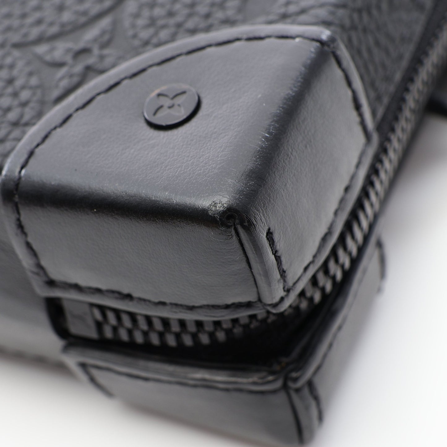 ソフトトランク ウォレット トリヨンモノグラム ショルダーバッグ レザー ブラック ルイヴィトン バッグ LOUIS VUITTON