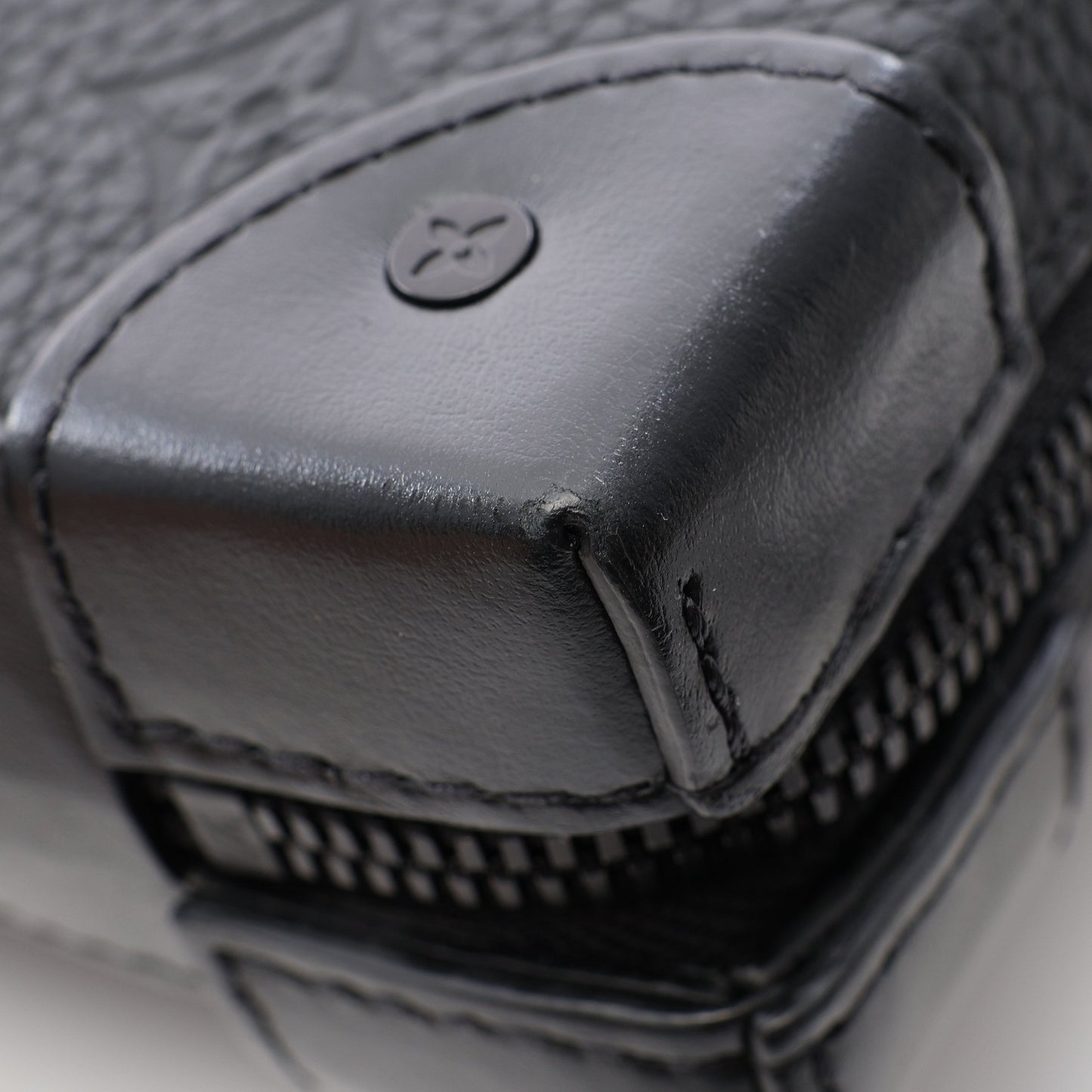 ソフトトランク ウォレット トリヨンモノグラム ショルダーバッグ レザー ブラック ルイヴィトン バッグ LOUIS VUITTON