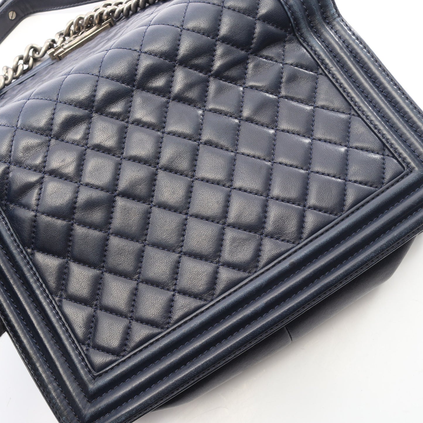 ボーイシャネル チェーンショルダーバッグ ラムスキン ネイビー シルバー金具 シャネル