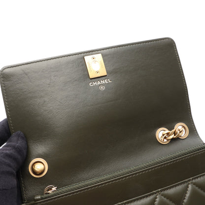 マトラッセ チェーンウォレット ラムスキン カーキグリーン ゴールド金具 シャネル