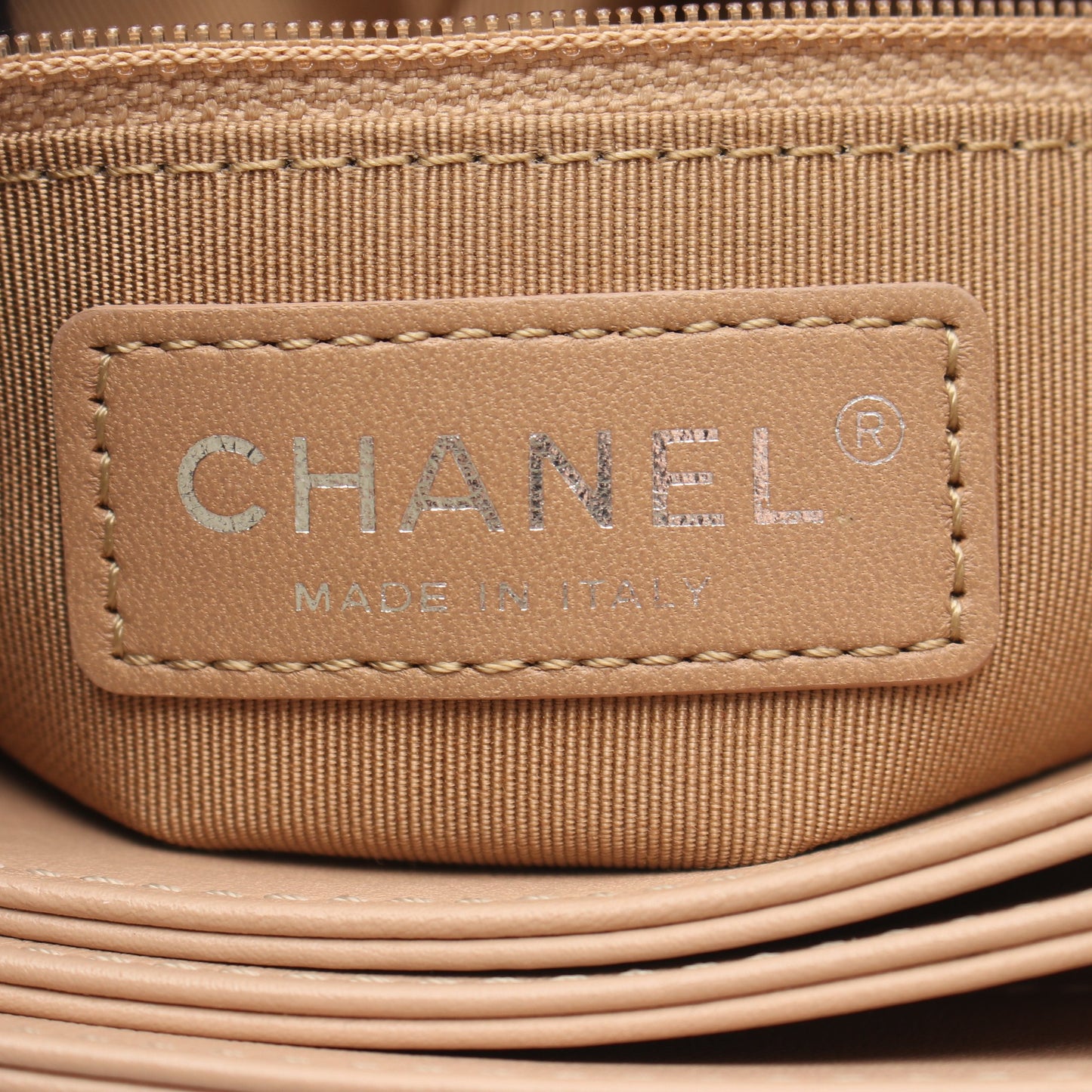 マトラッセ Wチェーンショルダーバッグ ラムスキン ピンクベージュ シルバー金具 シャネル バッグ CHANEL