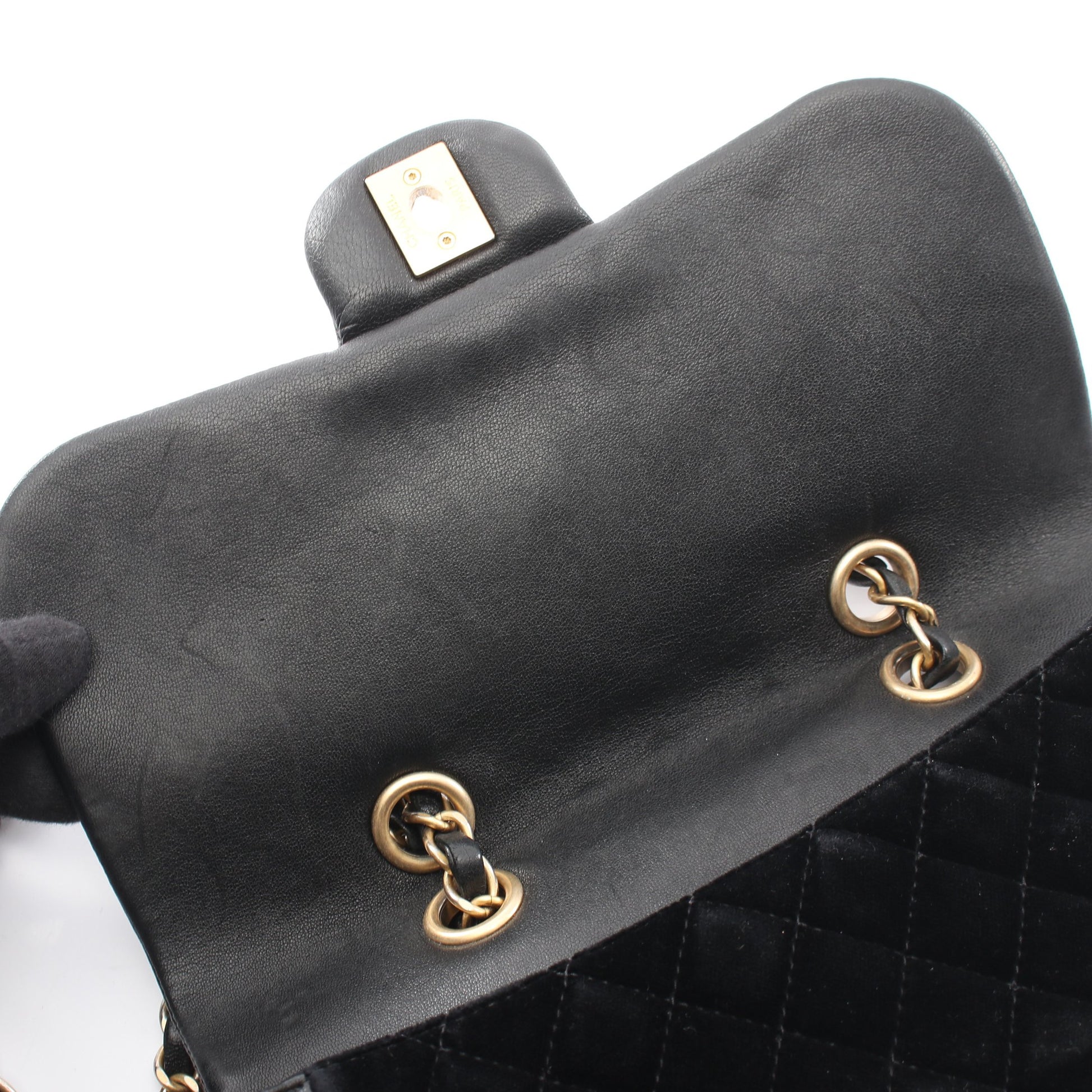 マトラッセ チェーンショルダーバッグ ラムスキン ベロア ブラック ゴールド金具 シャネル バッグ CHANEL