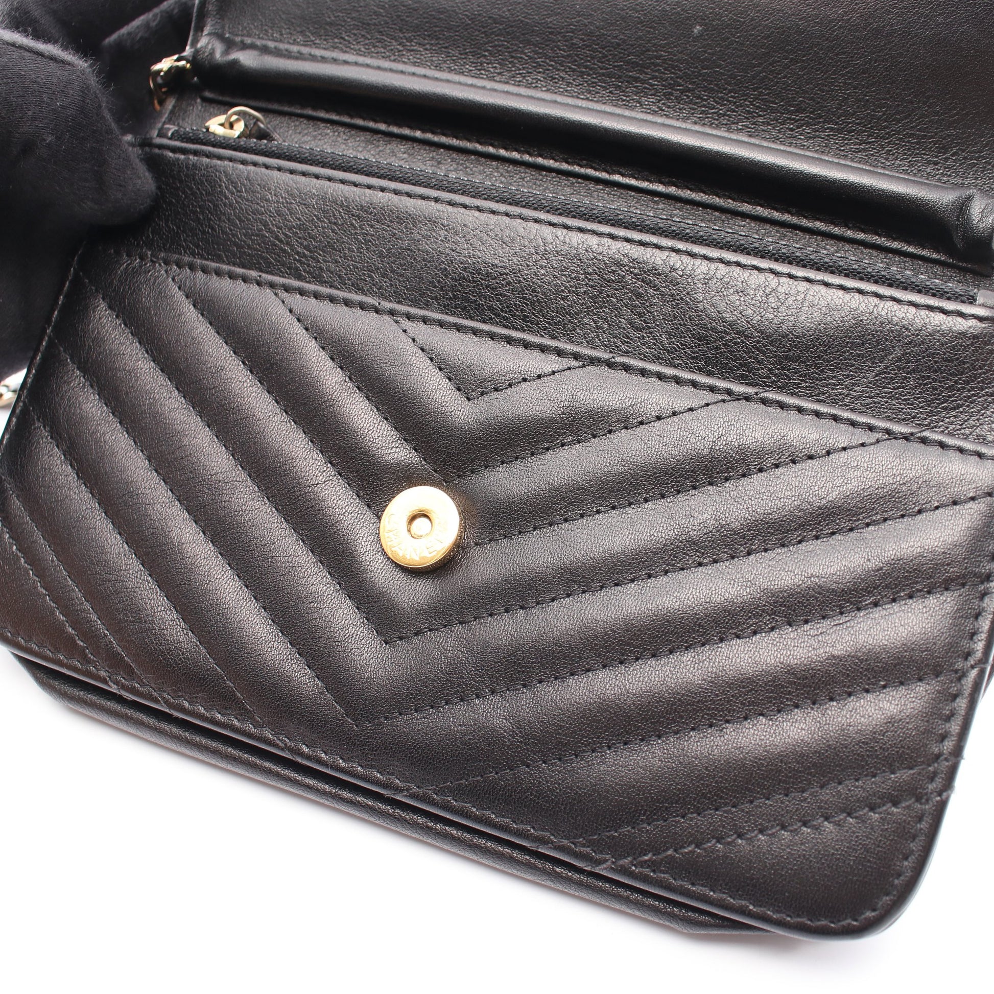 Vステッチ チェーンウォレット レザー ブラック ゴールド金具 シャネル バッグ CHANEL