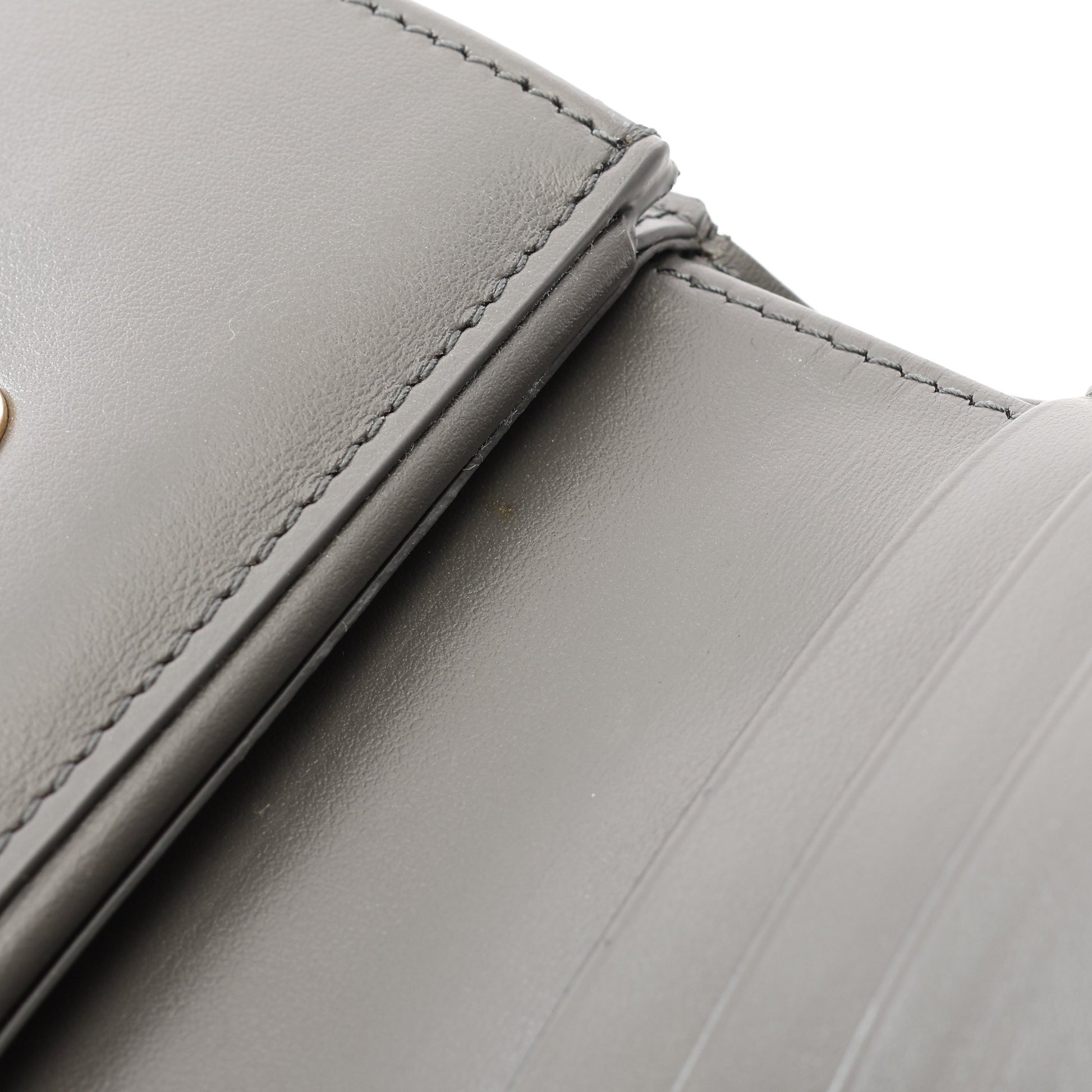 トリオンフ 三つ折り財布 レザー グレー セリーヌ 財布・小物 CELINE