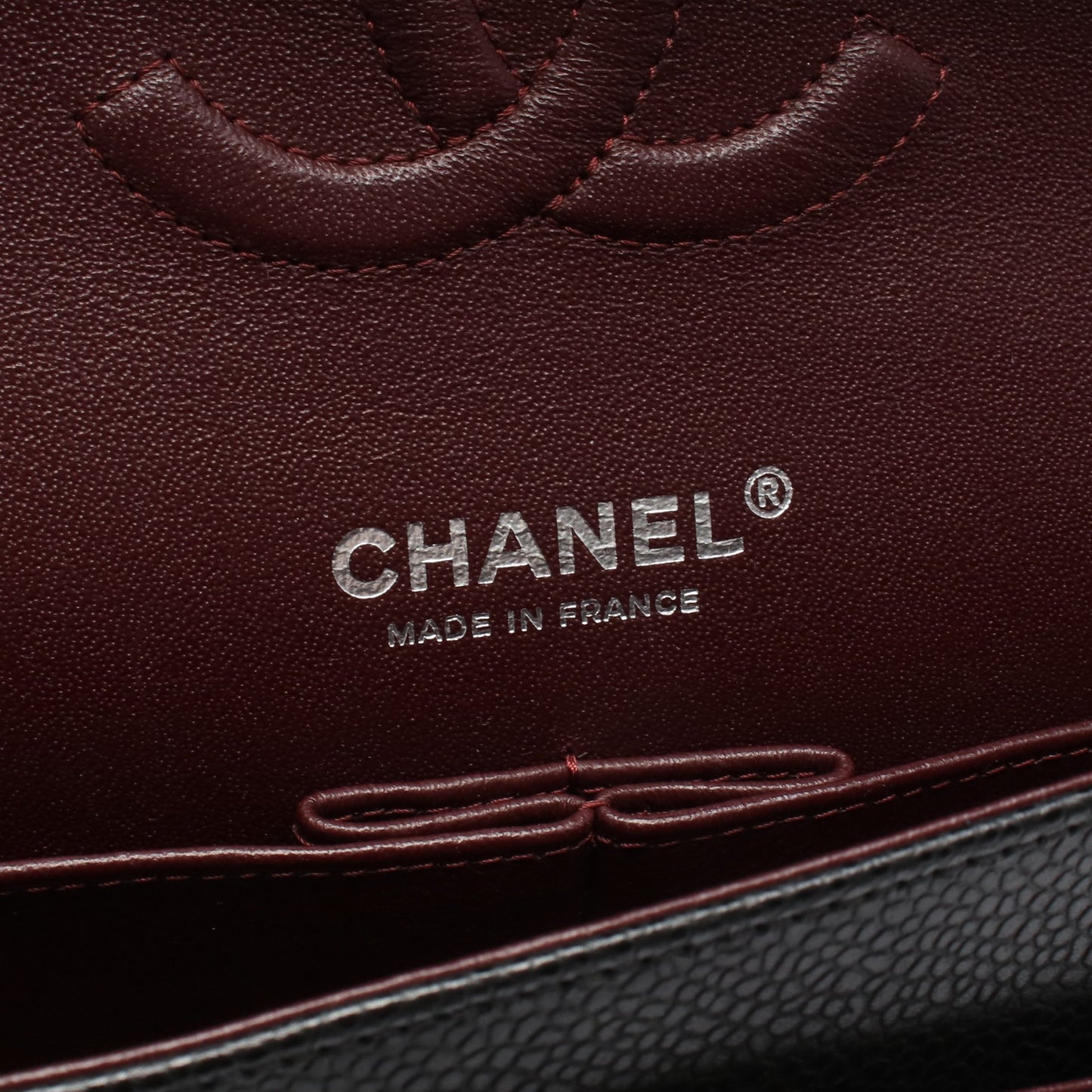 マトラッセ Wフラップ Wチェーンショルダーバッグ キャビアスキン ブラック シルバー金具 シャネル