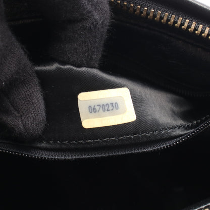 Vステッチ フリンジ チェーンショルダーバッグ ラムスキン ブラック ゴールド金具 シャネル