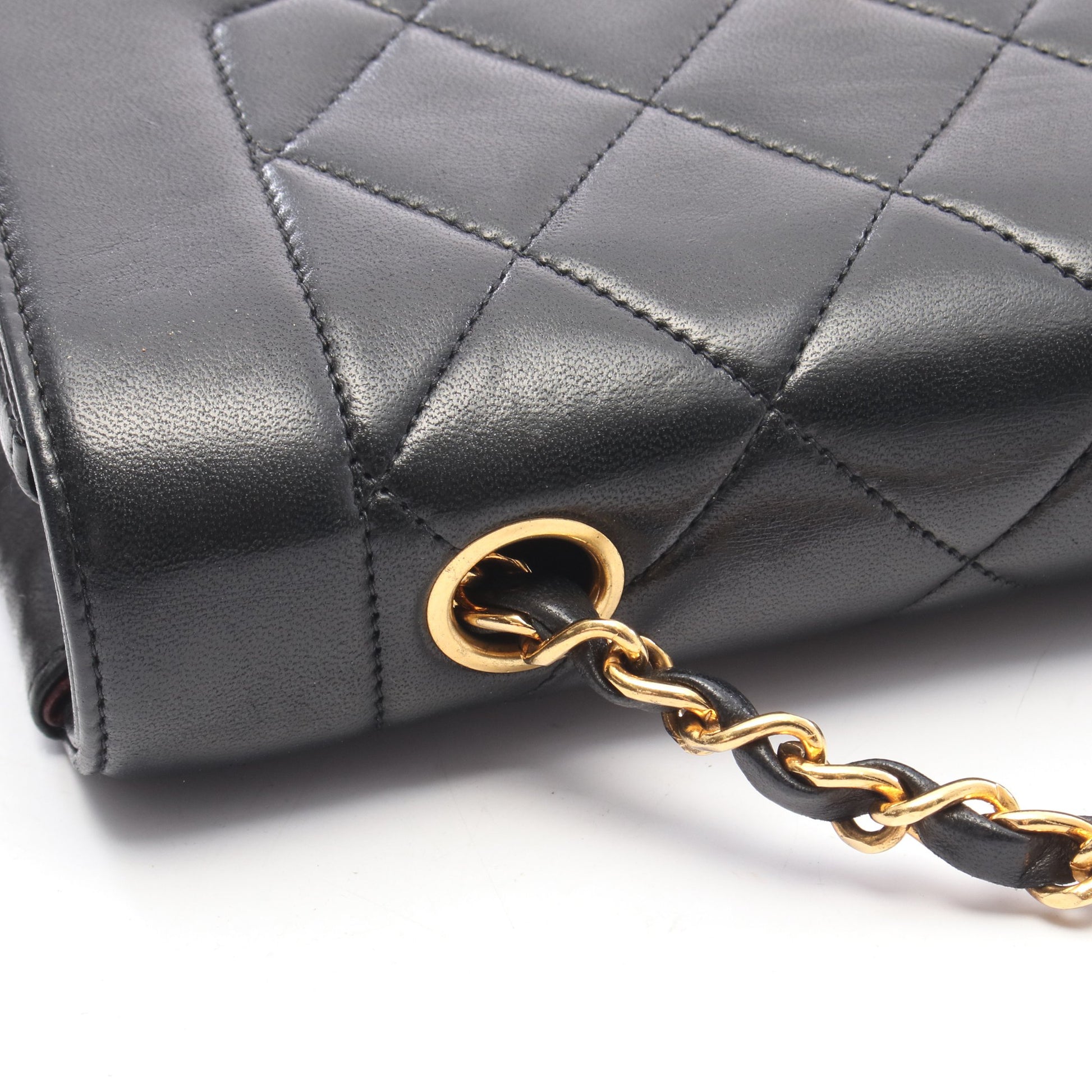 マトラッセ ダイアナフラップ チェーンショルダーバッグ ラムスキン ブラック ゴールド金具 シャネル バッグ CHANEL